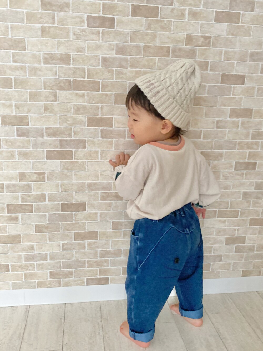 「キッズファッション、おとこのこ、1歳、男の子コーデ、キッズコーデ、秋コーデ、ベビーコーデ、秋🍁コーデ、むすこふく、男の子ベビー、いいね、save、フォローお願いします🤑、おしゃれさんと繋がりたい、キッズ、プチプラ、デニム」｜「古着のアイテム（デニムパンツ、ブルー系）」を使った、itmuuuuuさん（キッズ・80cm）の秋コーディネートの2枚目の写真