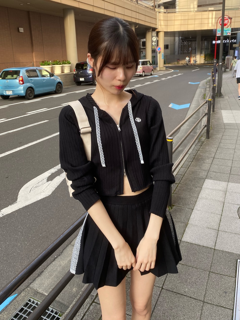 moeさんの「【スタッフ企画】 ニットパーカーセットアップ（one after another NICE CLAUP）」を使ったコーディネートの5枚目の写真