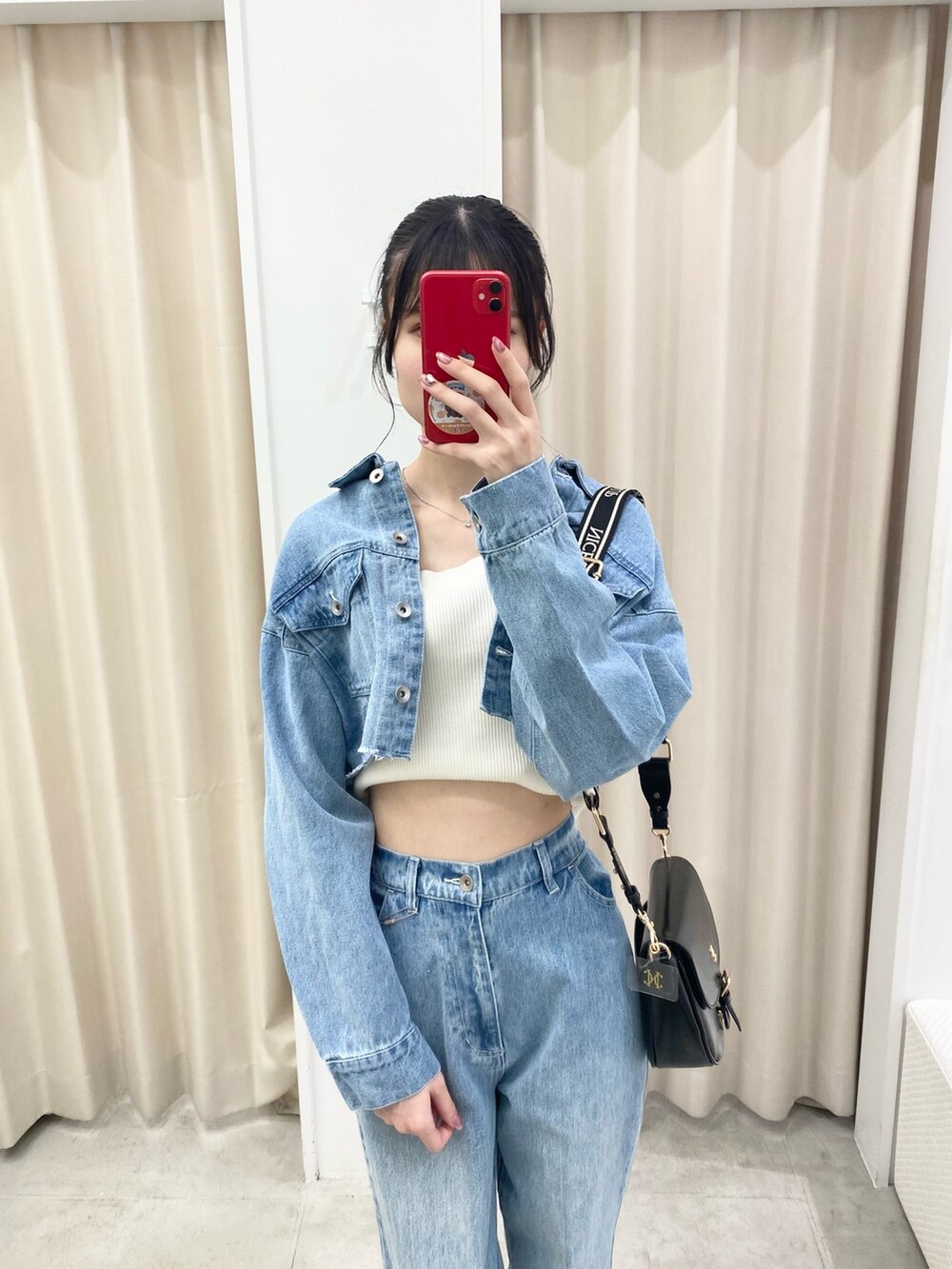 「ナイスクラップ、one after another NICE CLAUP、ootd、骨格ウェーブ、高身長女子、高身長コーデ、デニム、セットアップ、シンプルスタイル、休日コーデ、カジュアルコーデ、シンプルコーデ、大人コーデ、夏、楽チンコーデ」｜「one after another NICE CLAUPのショートデニムジャケット/Gジャン/セットアップあり（デニムジャケット、ブルー系）」を使った、moeさん（レディース・172cm）の夏コーディネートの2枚目の写真