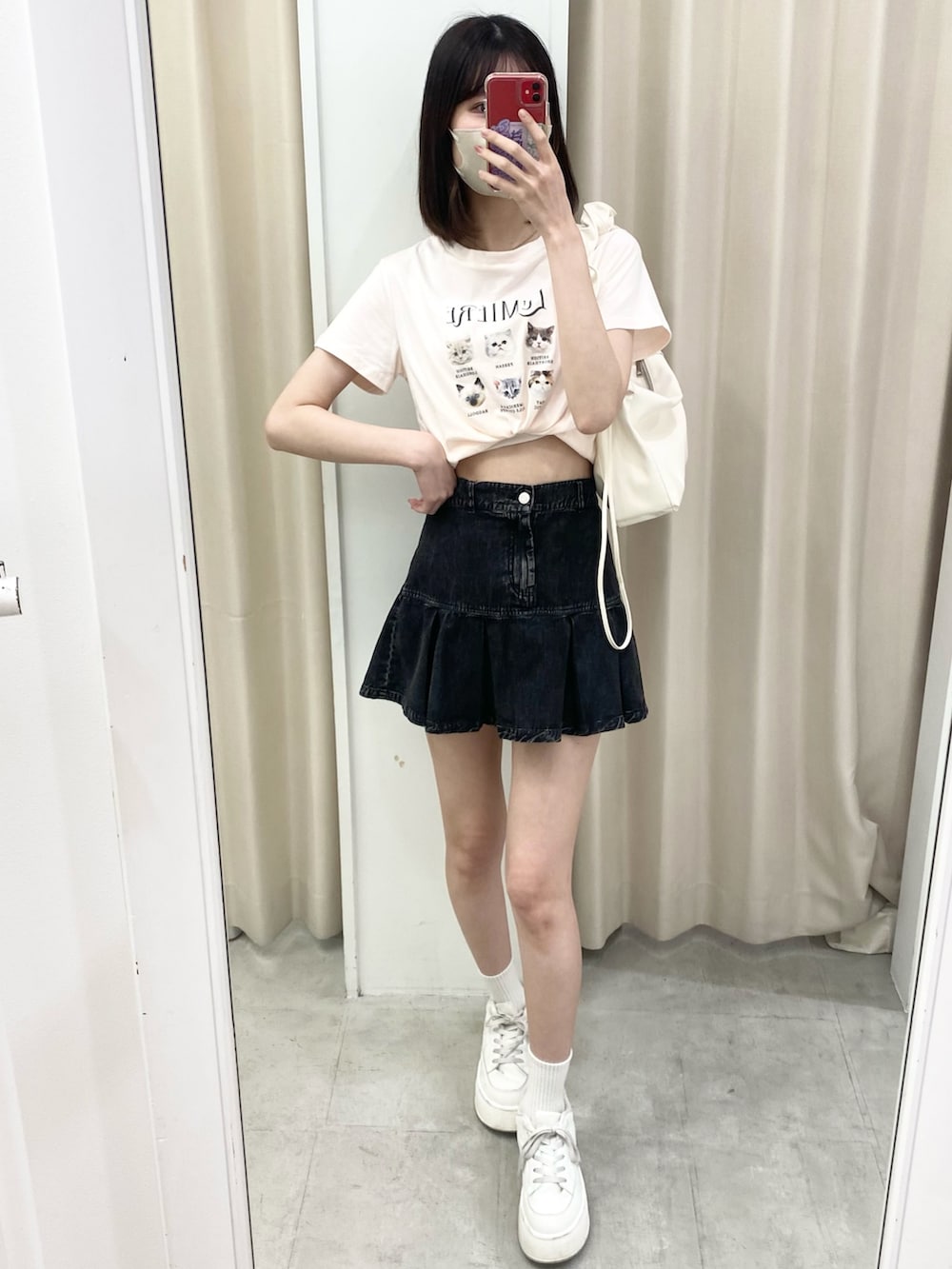 「ナイスクラップ、骨格ウェーブ、高身長、高身長女子、高身長コーデ、ootd、one after another NICE CLAUP、最近のいい感じコーデ、カジュアル、モノトーン、お出かけコーデ、オトナカジュアル、おしゃれさんと繋がりたい、モノトーンコーデ、シンプルコーデ」|「one after another NICE CLAUPのプラットフォームスニーカー(スニーカー、ホワイト系)」を使った、moeさん(レディース・174cm)の冬コーディネートの5枚目の写真