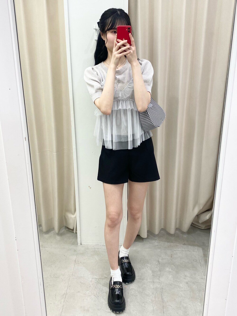 「ナイスクラップ、骨格ウェーブ、高身長コーデ、高身長女子、ootd、one after another NICE CLAUP、プチプラ、お出かけコーデ、レイヤードスタイル、ビスチェ、夏コーデ、楽チンコーデ、初秋コーデ、ラフコーデ、休日スタイル」｜「one after another NICE CLAUPのギンガムチェックホーボーバッグ（ショルダーバッグ、ブラック系）」を使った、moeさん（レディース・174cm）の夏コーディネートの4枚目の写真