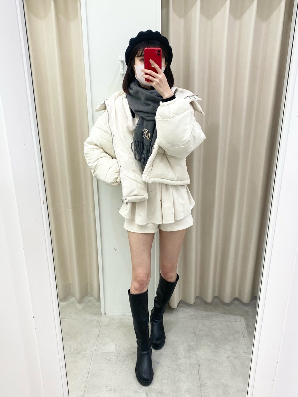 「ナイスクラップ、高身長女子、高身長コーデ、骨格ウェーブ、ootd、大人カジュアル、オトナ女子、冬、おしゃれさんと繋がりたい、あったかコーデ、大人ガーリー、カジュアルコーデ、プチプラ、ダウン、シンプルコーデ」｜「one after another NICE CLAUPの【フードの取り外し可能】ショートフェイクダウンジャケット（ダウンジャケット/コート、ホワイト系）」を使った、moeさん（レディース・174cm）の冬コーディネートの2枚目の写真