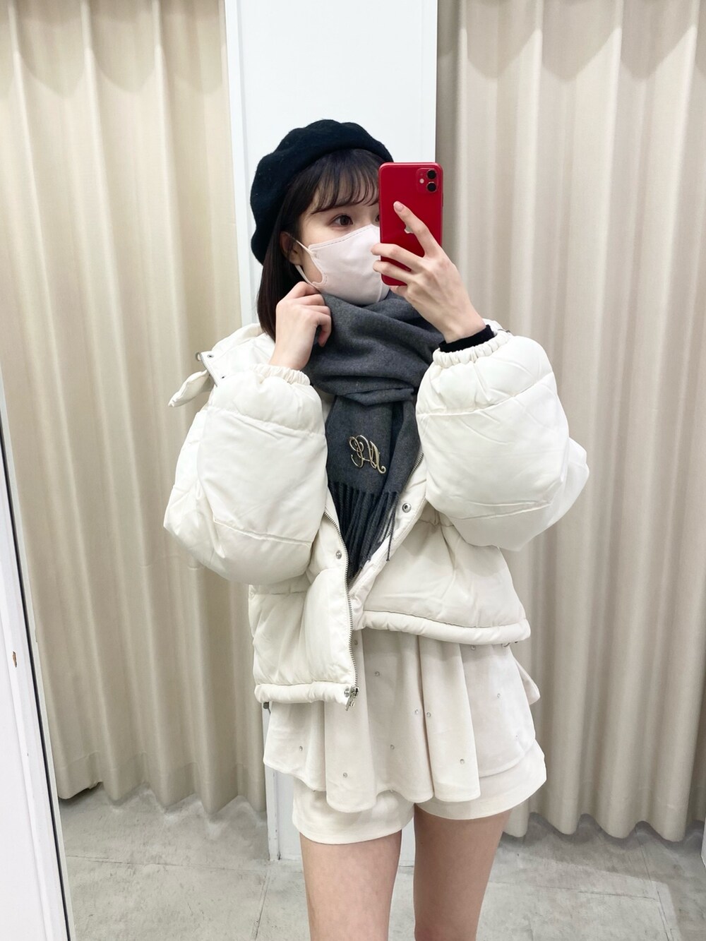 「ナイスクラップ、高身長女子、高身長コーデ、骨格ウェーブ、ootd、大人カジュアル、オトナ女子、冬、おしゃれさんと繋がりたい、あったかコーデ、大人ガーリー、カジュアルコーデ、プチプラ、ダウン、シンプルコーデ」｜「one after another NICE CLAUPの【フードの取り外し可能】ショートフェイクダウンジャケット（ダウンジャケット/コート、ホワイト系）」を使った、moeさん（レディース・174cm）の冬コーディネートの6枚目の写真