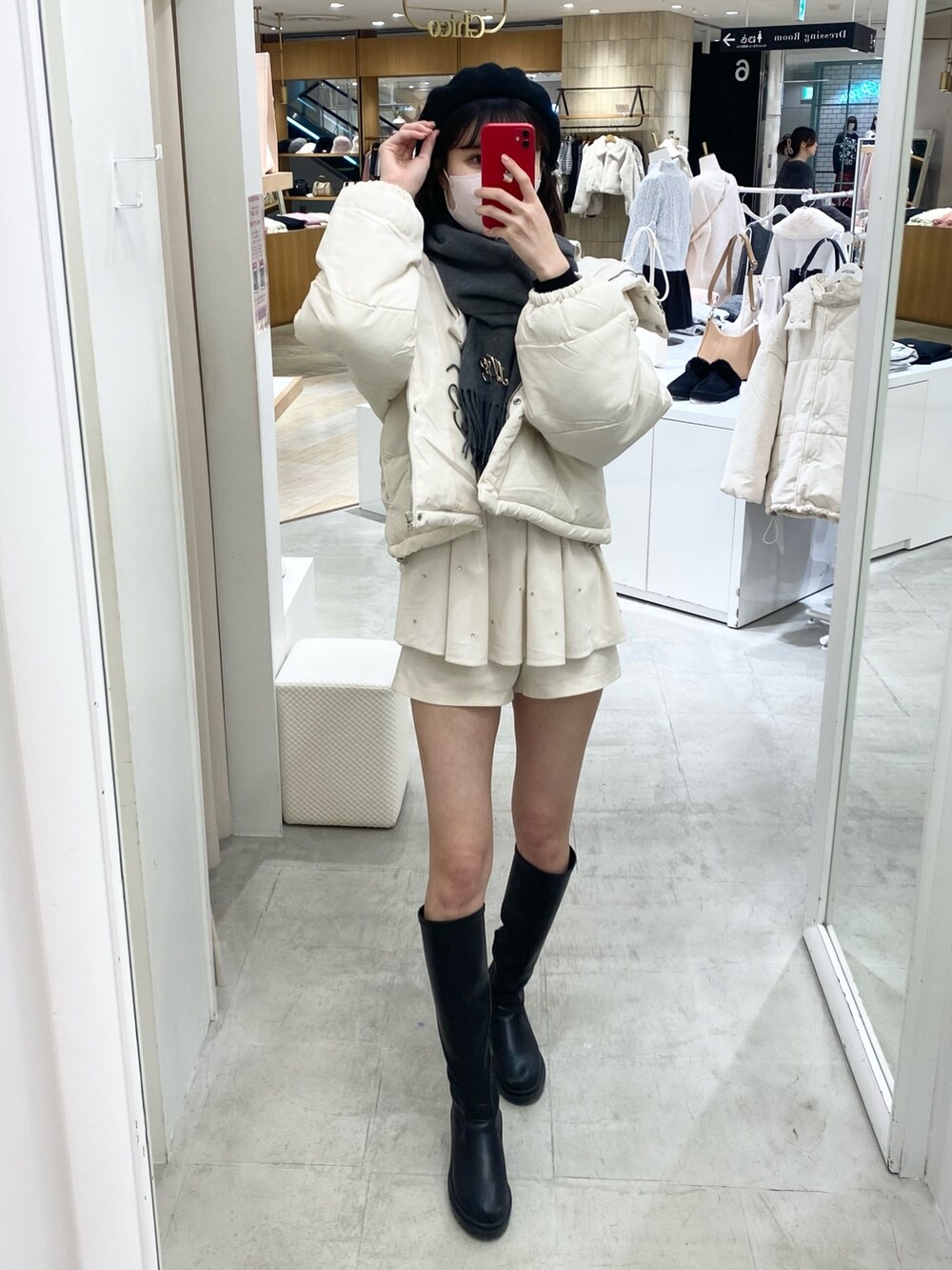 「ナイスクラップ、高身長女子、高身長コーデ、骨格ウェーブ、ootd、大人カジュアル、オトナ女子、冬、おしゃれさんと繋がりたい、あったかコーデ、大人ガーリー、カジュアルコーデ、プチプラ、ダウン、シンプルコーデ」｜「one after another NICE CLAUPの【フードの取り外し可能】ショートフェイクダウンジャケット（ダウンジャケット/コート、ホワイト系）」を使った、moeさん（レディース・174cm）の冬コーディネートの5枚目の写真