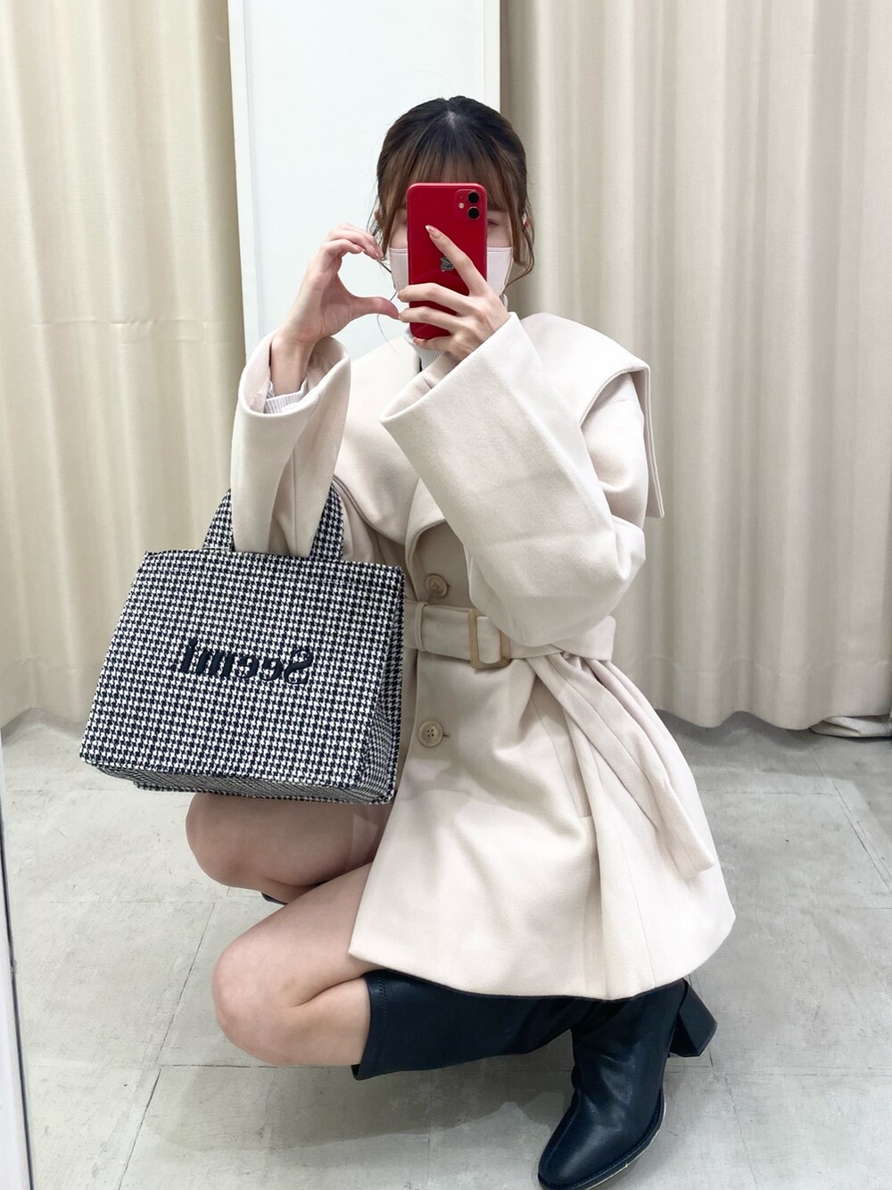 「ナイスクラップ、骨格ウェーブ、高身長女子、高身長コーデ、ootd、アウター、オトナカジュアル、休日スタイル、シンプル、秋のコーデ、大人かわいい、お出かけコーデ、大人女子、プチプラ、秋冬」|「one after another NICE CLAUPのビックカラーミニワンピースコート(その他アウター、ホワイト系)」を使った、moeさん(レディース・172cm)の秋コーディネートの5枚目の写真