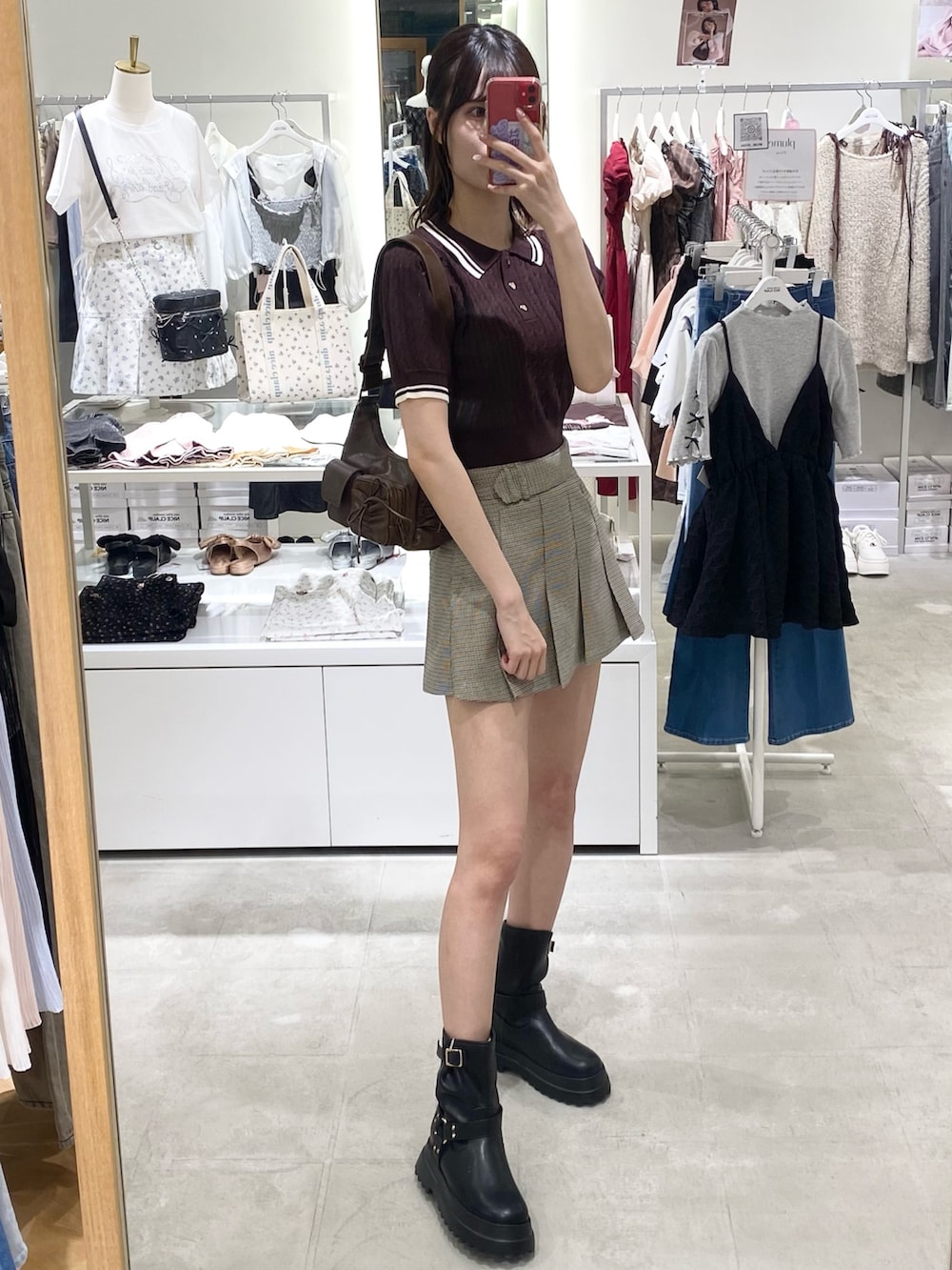 「ナイスクラップ、高身長、骨格ウェーブ、高身長女子、高身長コーデ、ootd、one after another NICE CLAUP、ブラウン、シンプルコーデ、シンプル、お出かけコーデ、オトナカジュアル、おしゃれさんと繋がりたい、オトナ女子、ラクチンコーデ」｜「one after another NICE CLAUPのハートボタンケーブルポロニット（ニット/セーター、ブラウン系）」を使った、moeさん（レディース・174cm）の冬コーディネートの3枚目の写真