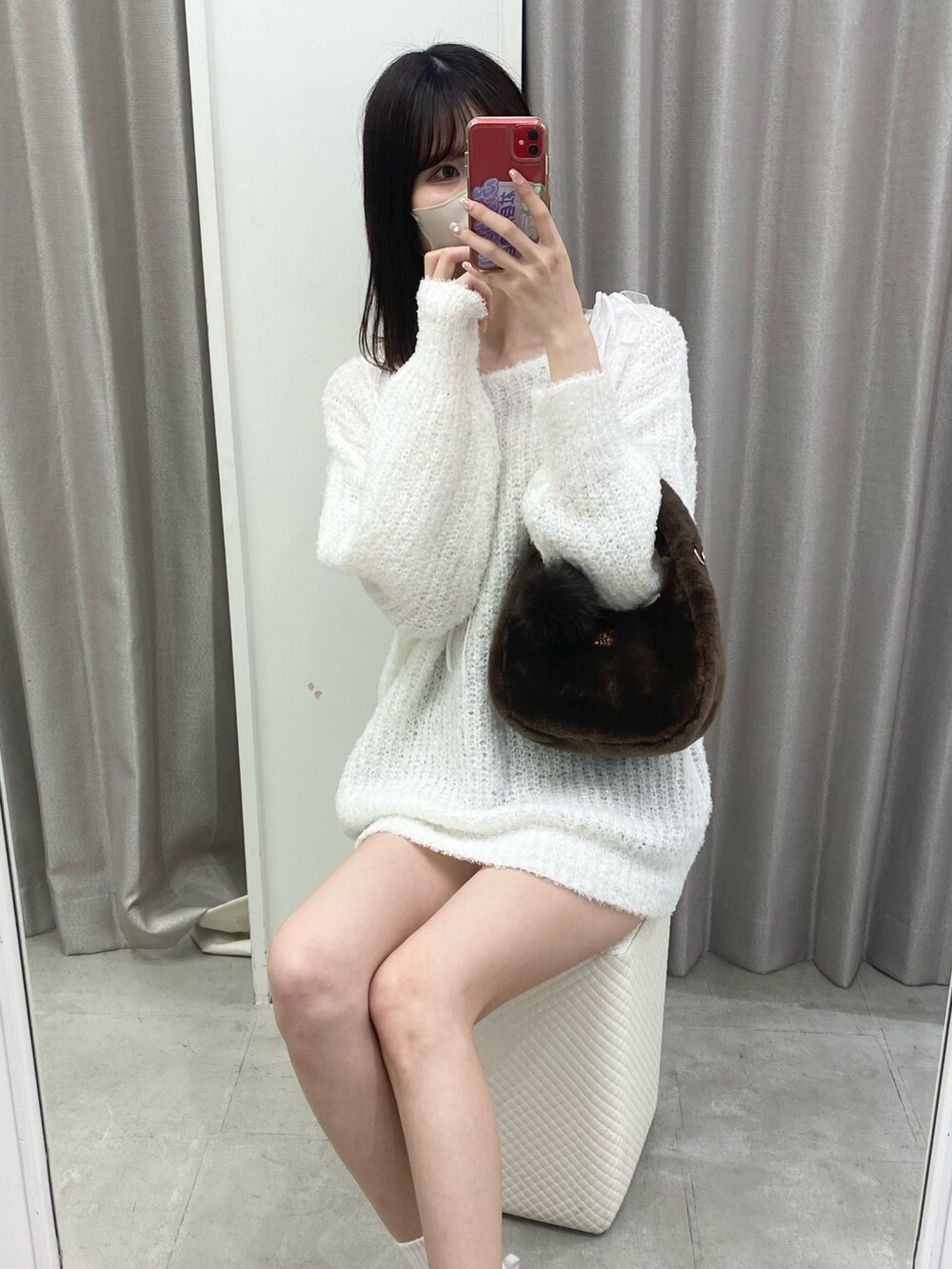 「ナイスクラップ、骨格ウェーブ、ootd、outfit、one after another NICE CLAUP、高身長、高身長女子、高身長コーデ、ニット、スニーカー、ホワイト、ワンピース、お出かけコーデ、オトナカジュアル、おしゃれさんと繋がりたい」｜「one after another NICE CLAUPのプラットフォームスニーカー（スニーカー、ホワイト系）」を使った、moeさん（レディース・174cm）の冬コーディネートの4枚目の写真