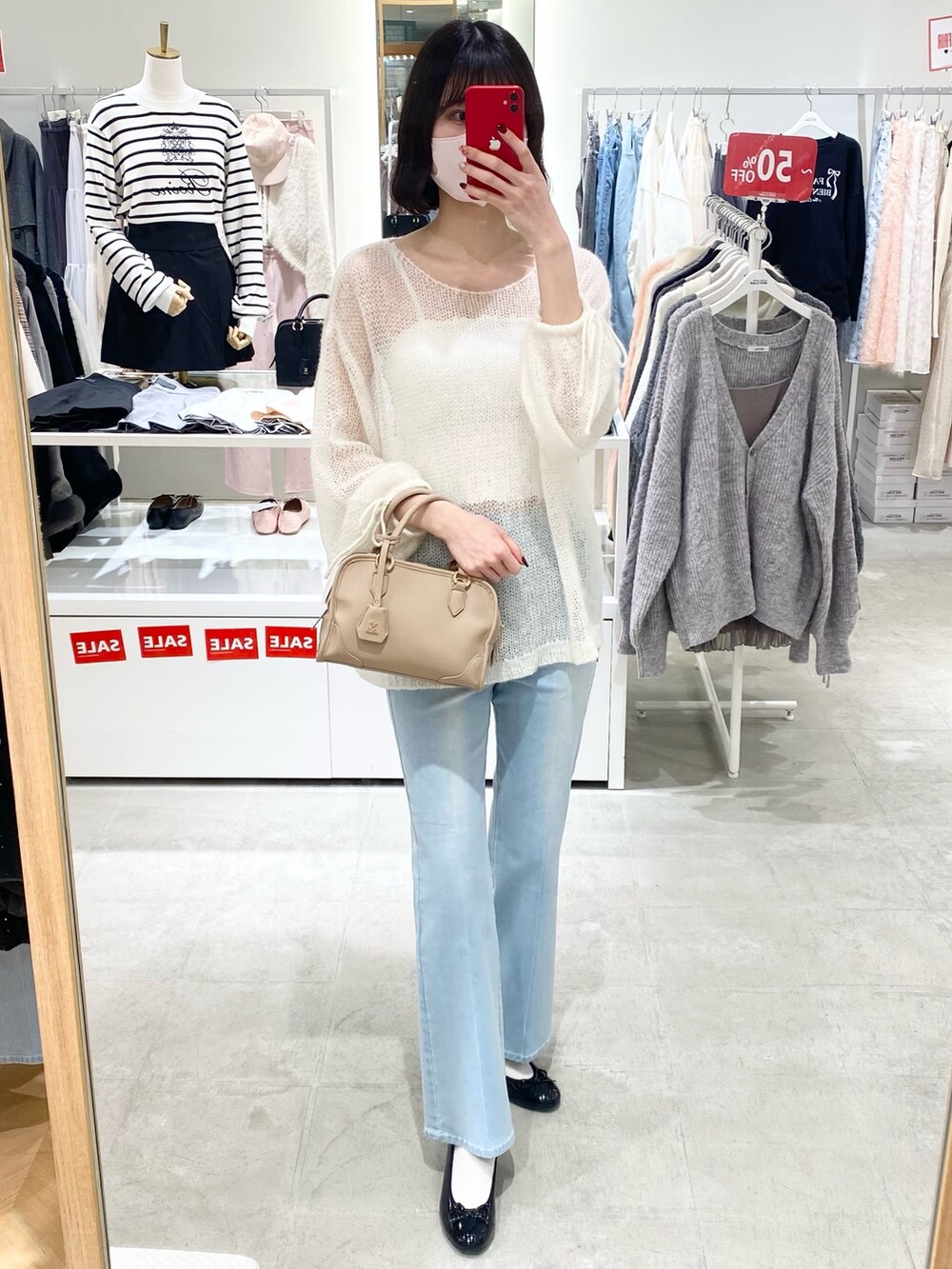 「ナイスクラップ、高身長女子、高身長コーデ、ootd、骨格ウェーブ、お出かけコーデ、デニム、パンツスタイル、シンプルスタイル、大人女子、オトナカジュアル、今日のコーデ、大人コーデ、春色、きれいめカジュアル」|「one after another NICE CLAUPの美脚ストレッチデニム(デニムパンツ、ブルー系)」を使った、moeさん(レディース・174cm)の冬コーディネートの2枚目の写真