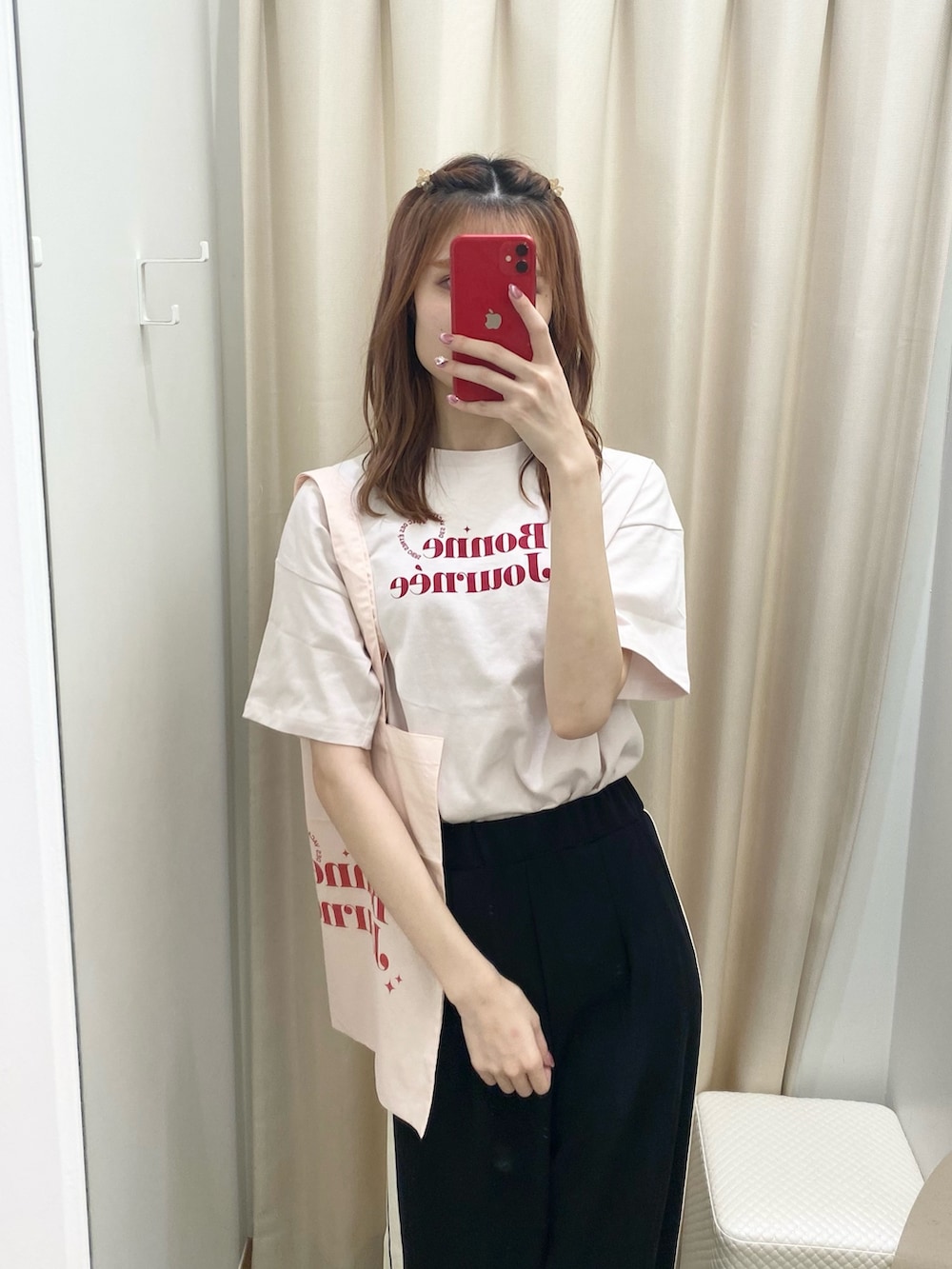 「ナイスクラップ、one after another NICE CLAUP、ootd、骨格ウェーブ、高身長女子、高身長コーデ、休日スタイル、パンツスタイル、カジュアル、カジュアルコーデ、ピンク、プチプラ、シンプル、シンプルコーデ、夏コーデ」｜「one after another NICE CLAUPのオーバーサイズアソートTシャツ（Tシャツ/カットソー、ピンク系）」を使った、moeさん（レディース・172cm）の夏コーディネートの7枚目の写真