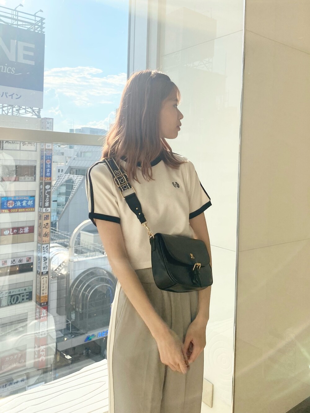 「ナイスクラップ、one after another NICE CLAUP、骨格ウェーブ、高身長女子、高身長コーデ、ootd、休日スタイル、カジュアルコーデ、カジュアル、パンツスタイル、プチプラ、今日のコーデ、夏、夏コーデ、楽チンコーデ」｜「one after another NICE CLAUPのワンポイント刺繍ラインT（Tシャツ/カットソー、ホワイト系）」を使った、moeさん（レディース・172cm）の夏コーディネートの7枚目の写真