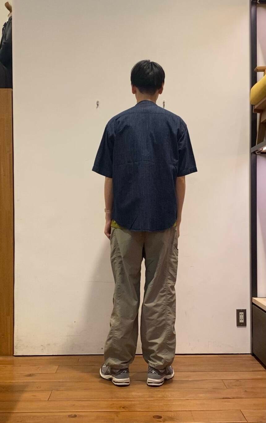 「リネン、newarrival、休日スタイル、旅行コーデ、私のイチ推しブランド、外遊びコーデ、暮らしを楽しむ、トレンドシャツ」｜「NEW BALANCEのNEW BALANCE　U2002RCB（スニーカー、グレー系）」を使った、かわむらさん（メンズ・183cm）の春コーディネートの2枚目の写真