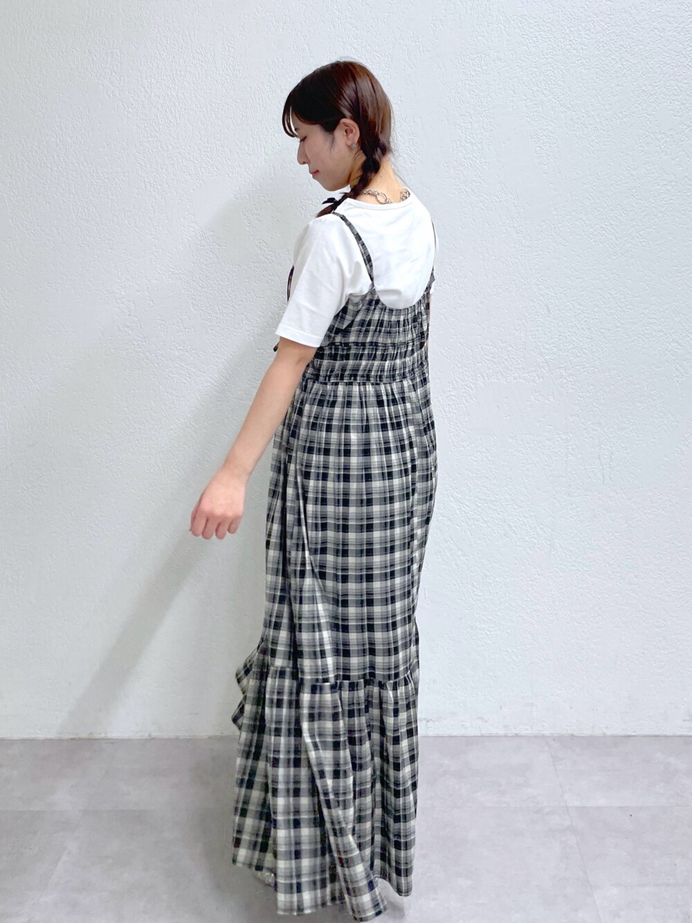 「春色、春めき満開コーデ、春コーデ、カジュアルスタイル、ゆるコーデ、春服、春服みてみて、カジュアルガーリー、お花見コーデ、春色コーデ、ブラック、リボン、シアー、淡色女子、シャーリング」｜「w closetの【４色展開】バレエシューズ（ブーツ、シルバー系）」を使った、ひなこさん（骨格ウェーブ・レディース・153cm）の春コーディネートの3枚目の写真