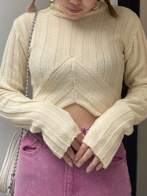 「ブラウン、ショート丈、ピンク、ニット、162cm、ジャケット、ワイドデニム、選抜１、MARK STYLER、EVRIS」｜「EVRISのタイトクロップドニットトップス【セットアップ着用可能】（ニット/セーター、ホワイト系）」を使った、YUUKA さん（レディース・162cm）の秋コーディネートの7枚目の写真