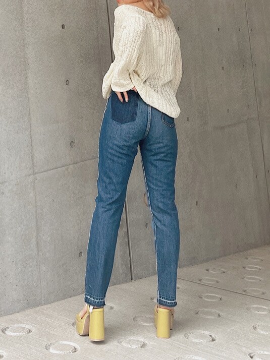「EVRIS、ケーブルニット、春コーデ、162cm、選抜、ニット、デニムコーデ、サンダル、ショルダーバッグ」｜「EVRISのプラットフォームストラップサンダル（サンダル、イエロー系）」を使った、YUUKA さん（レディース・162cm）の春コーディネートの6枚目の写真