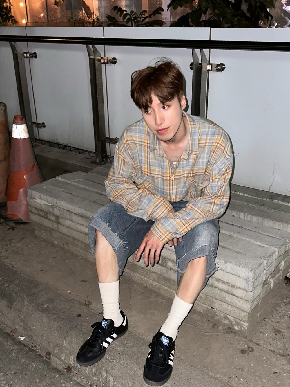 「秋のコーデ、街頭穿搭、日系極簡」｜「Levi'sのアイテム（その他パンツ、ブルー系）」を使った、jeremy さん（メンズ・180cm）の秋コーディネートの2枚目の写真