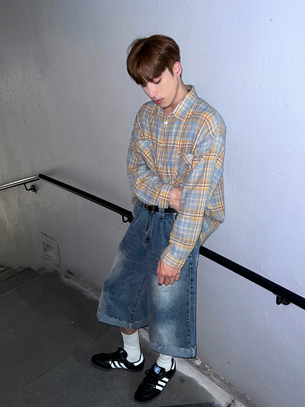 「秋のコーデ、街頭穿搭、日系極簡」｜「Levi'sのアイテム（その他パンツ、ブルー系）」を使った、jeremy さん（メンズ・180cm）の秋コーディネートの3枚目の写真