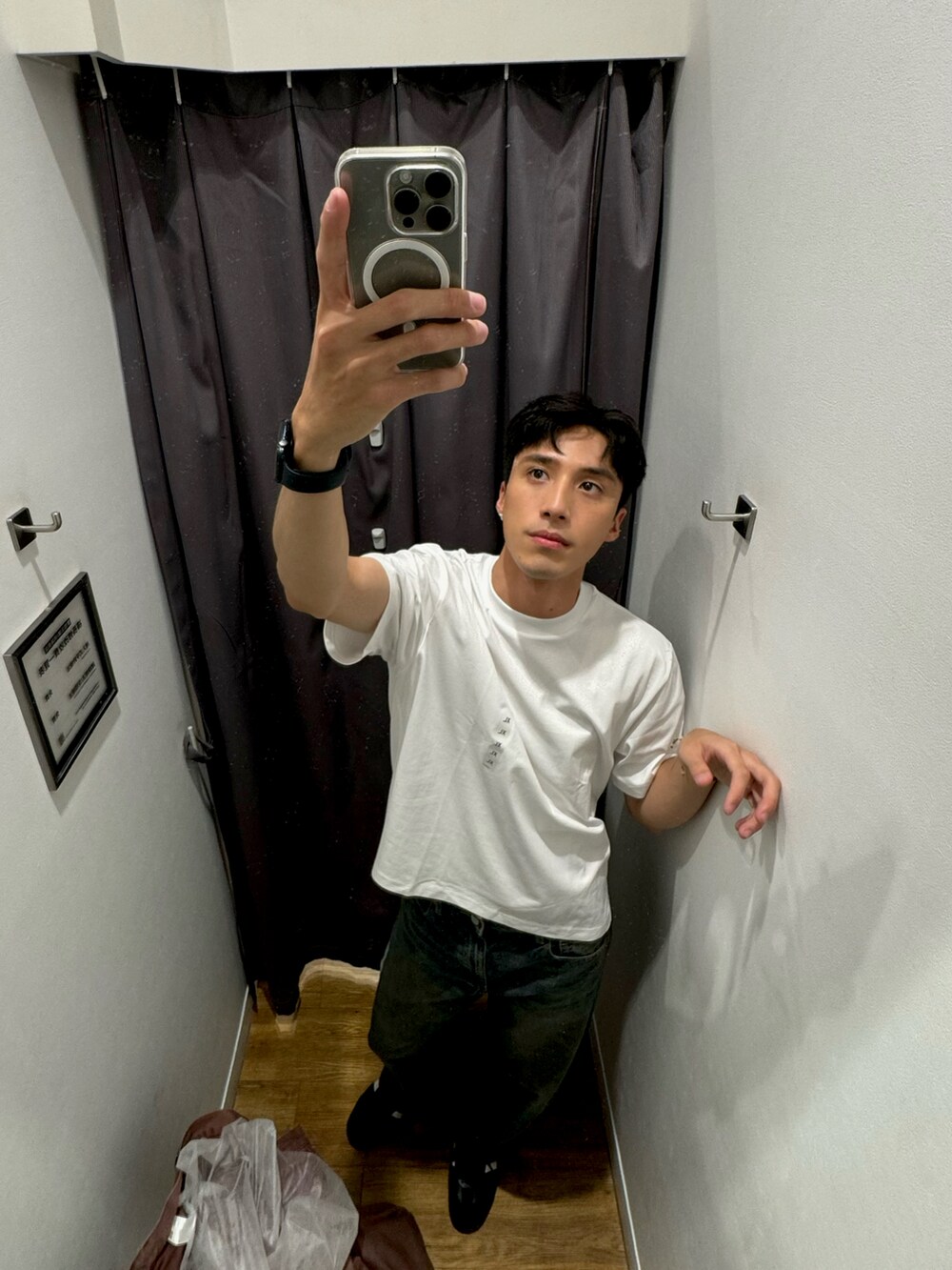「プチプラ、きれいめカジュアル、夏だ！Tシャツ着よう！、ootd、UNIQLO、GU」｜「adidas Originalsのアイテム（スニーカー、ブラック系）」を使った、jeremy さん（メンズ・180cm）の夏コーディネートの2枚目の写真