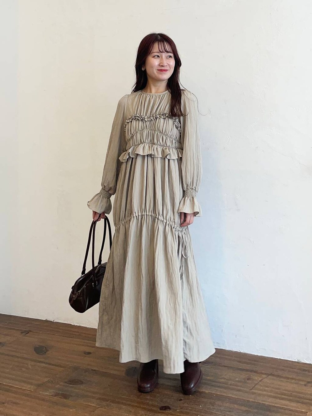 「フェミニン、低身長、モテ、デート/ロマンティック、mysty woman、カーディガン、ワンピース、ブーツ、ショートブーツ」｜「mysty womanのニットストームショートブーツ　143358（ブーツ、ブラウン系）」を使った、MiOさん（レディース・155cm）の冬コーディネートの5枚目の写真