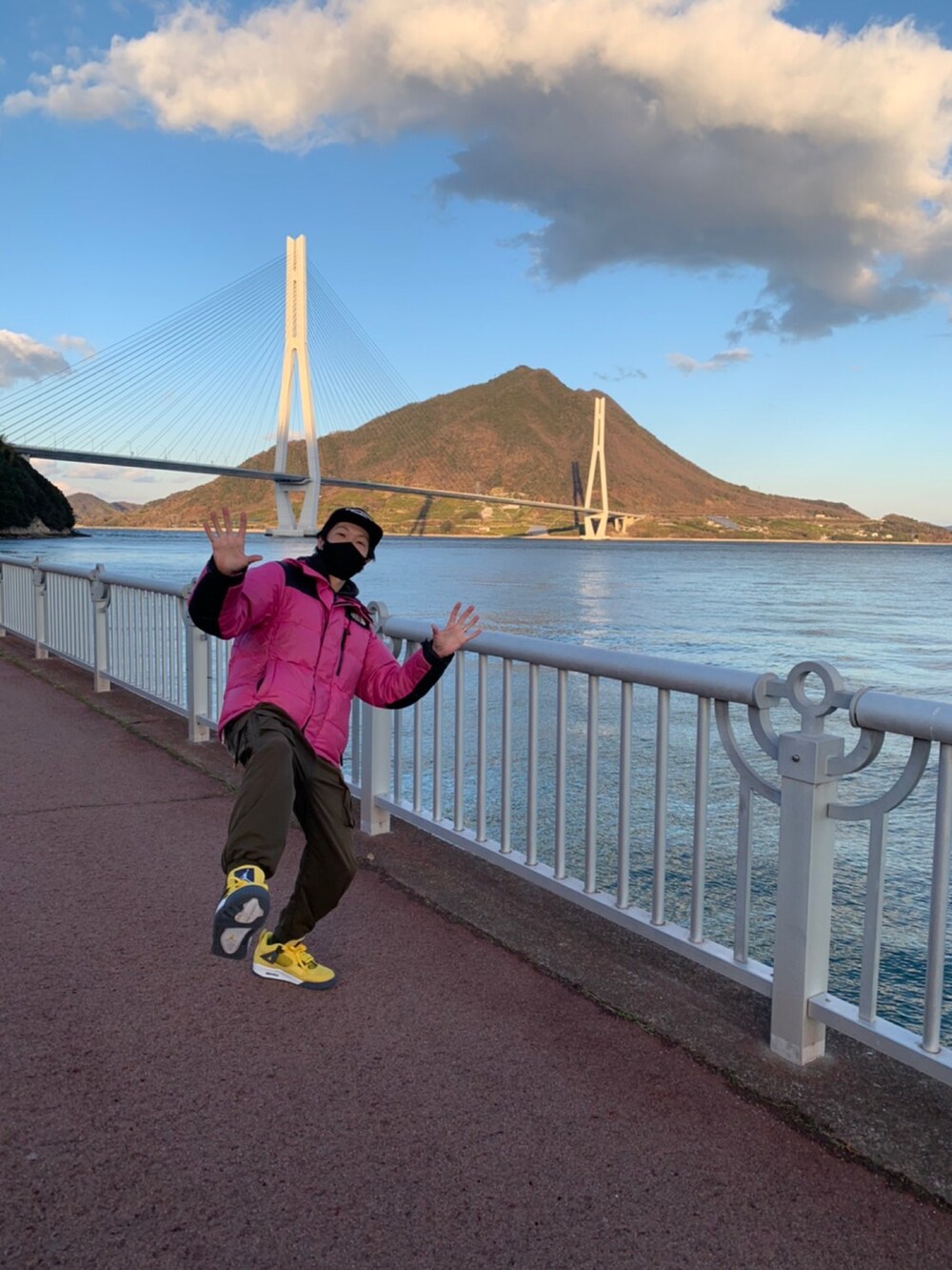 「尾道、瀬戸田、海、寒い」｜「FR2のアイテム（カーゴパンツ、その他）」を使った、s0325noguchiさん（メンズ・170cm）の冬コーディネートの3枚目の写真