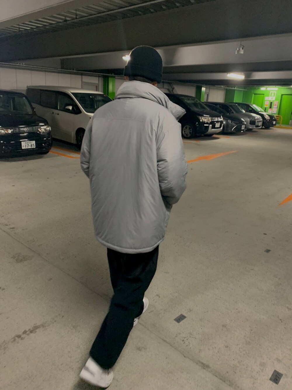 「古着MIX、デニムパンツ、韓国ファッション、ストリート、古着、フリースパンツ」｜「FTCのPOLARTEC WIND PRO FLEECE PANT（その他パンツ、ブラック系）」を使った、dcciさん（メンズ・181cm）の冬コーディネートの2枚目の写真