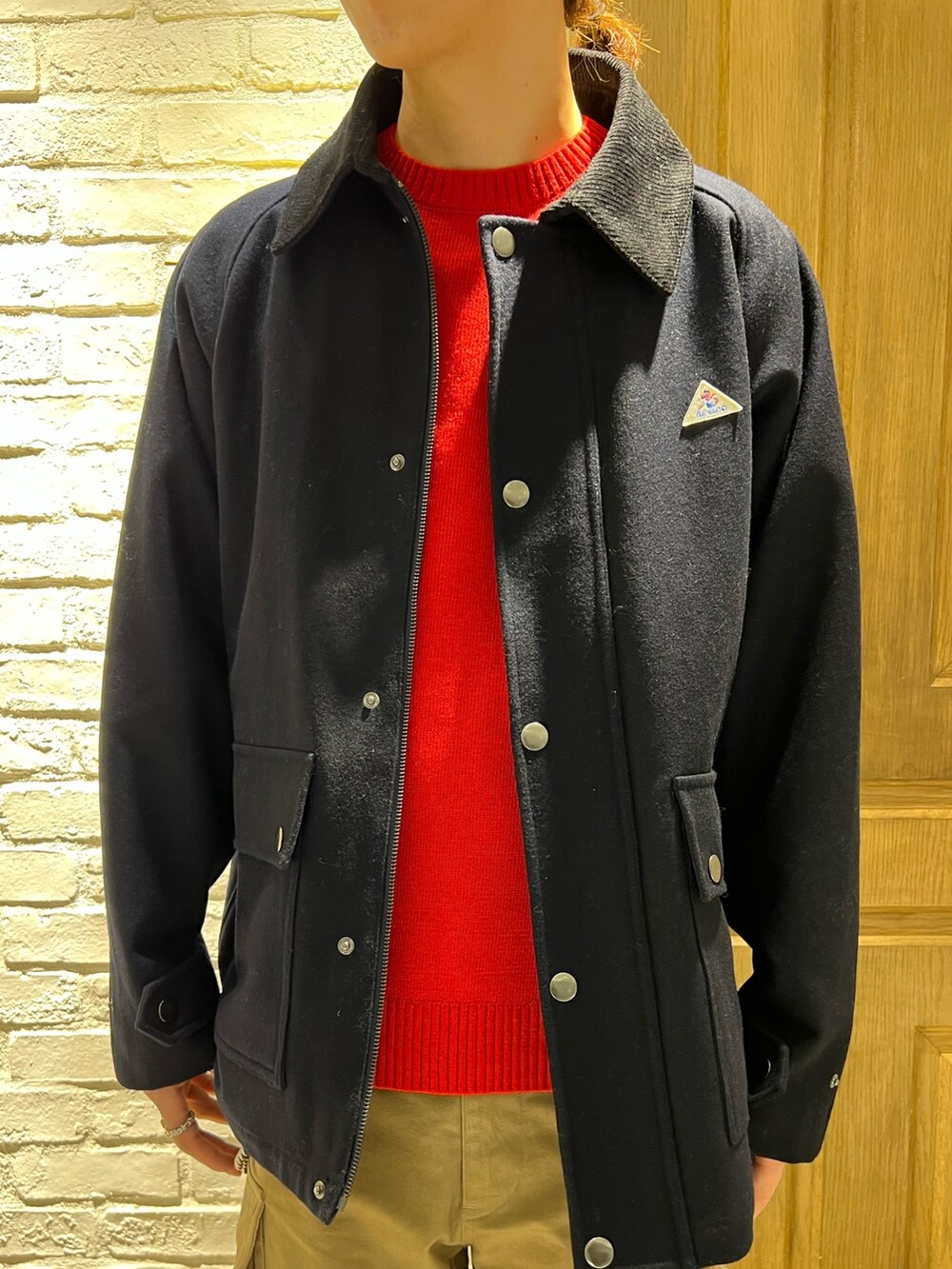 「FREDY&GLOSTER、GEVACO、adidas、アウター、メルトンコート、カーゴパンツ、シンプルスタイル、メンズファッション、ニット、ニット帽、冬コーデ」｜「GEVACOの【GEVACO/ゲバコ】メルトンミドルブルゾン ミドルコート（ブルゾン、ブルー系）」を使った、ふなさん（メンズ・178cm）の冬コーディネートの2枚目の写真