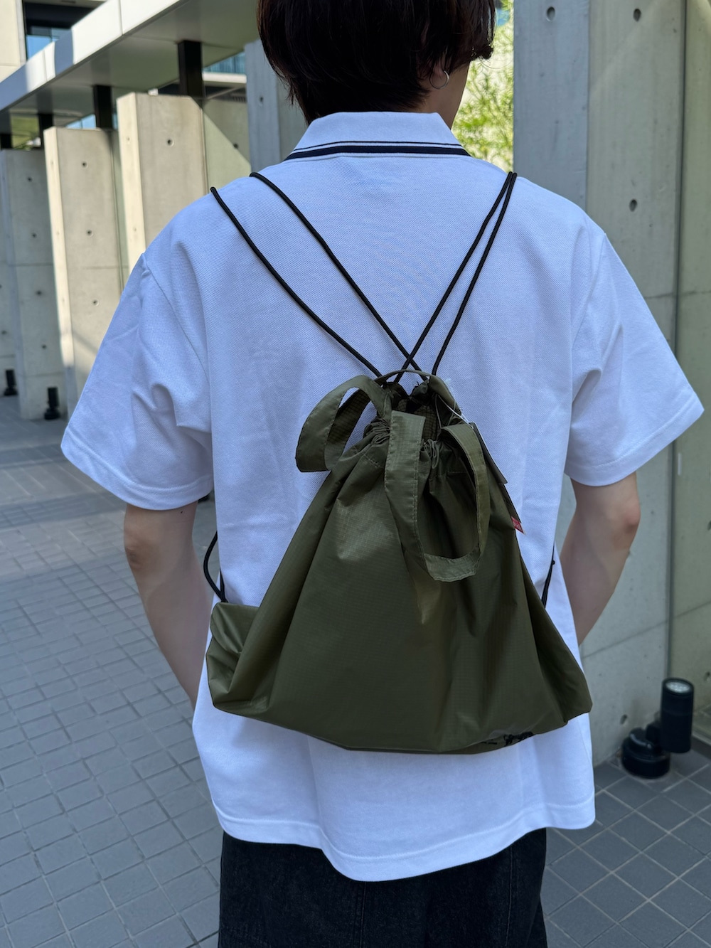 「FREDY&GLOSTER、converse、ジャックパーセル、adidas、ポロシャツ、ポロシャツコーデ、ハーフパンツ、デニム、デニムパンツ、ライトオンス、夏コーデ、シンプルスタイル、メンズファッション、初夏コーデ、メンズコーデ」｜「JACK PURCELLの【Jack Purcell/ジャックパーセル】鹿の子 ラインポロシャツ ワンポイント（ポロシャツ、ホワイト系）」を使った、ふなさん（メンズ・178cm）の夏コーディネートの6枚目の写真