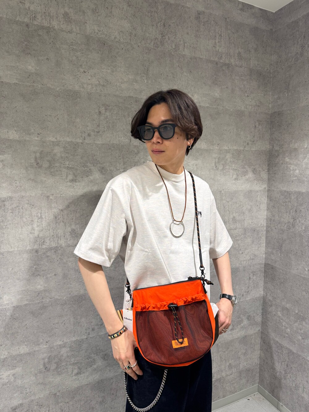 「GLOSTERの【GLOSTER/グロスター】BOY BACK FANCY 裏地配色 ショートスリーブTシャツ（Tシャツ/カットソー、ホワイト系）」を使った、ふなさん（メンズ・178cm）の春コーディネートの3枚目の写真