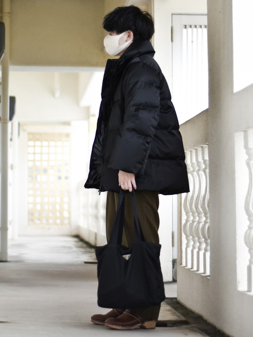 「+J、プラスJ、UNIQLO+J、ユニクロ、UNIQLO、レディース、ユニセックス、ジェンダーレス、ダウンジャケット、ダウン、マイベストコーデ2021、あったかコーデ、モード、ビッグシルエット、わたしの推しブランド」｜「+Jのダウンボリュームジャケット / M size / women（ダウンジャケット/コート、ブラック系）」を使った、JUKIYA.さん（メンズ・162cm）の冬コーディネートの3枚目の写真