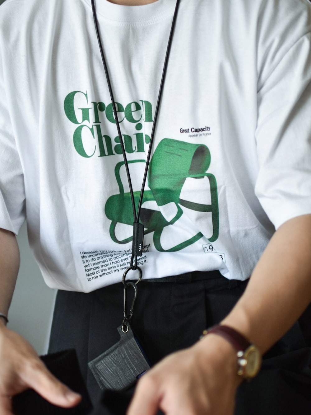 「白Tシャツ、サンダル、雪駄、イラストT、イラスト、グラフィックT、グラフィック、韓国ファッション、韓国コーデ、韓国、夏コーデ、トレンド、低身長コーデ、ワイドパンツ、低身長」|「liberte'のアイテム(Tシャツ/カットソー、ホワイト系)」を使った、JUKIYA.さん(メンズ・162cm)の夏コーディネートの2枚目の写真