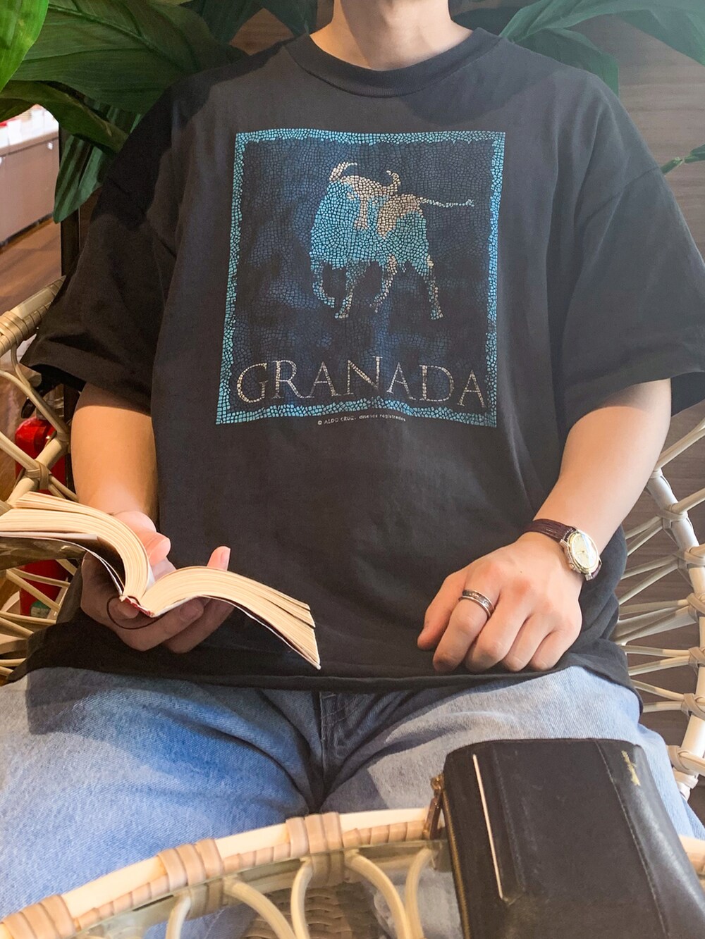 「Tシャツ、古着MIX、古着、古着コーデ、古着好きな人と繋がりたい、古着男子、休日コーデ、デニム、デニムパンツ、シンプル、夏だ!Tシャツ着よう!、夏コーデ、おしゃれさんと繋がりたい、低身長、低身長コーデ」|「VINTAGEの90sシングルステッチT SCREEN STARSボディ(Tシャツ/カットソー、ブラック系)」を使った、JUKIYA.さん(メンズ・162cm)の夏コーディネートの2枚目の写真