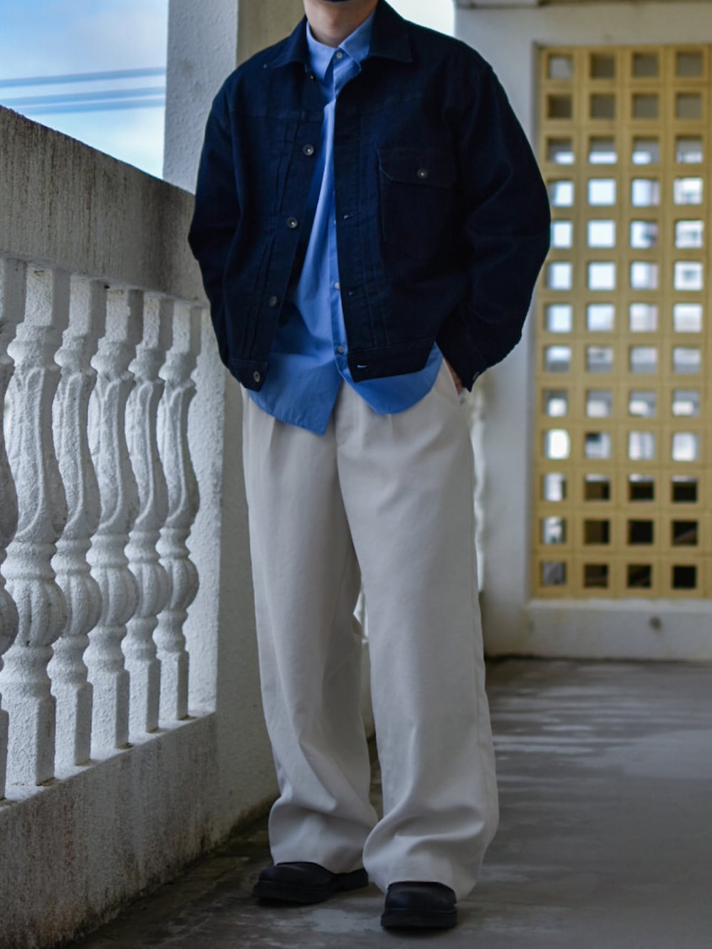 「UNIQLO、ユニクロ、リドム、LIDnM、デニム、デニムジャケット、きれいめカジュアル、秋コーデ、清潔感、クリーン、寒色系、低身長、低身長コーデ、大人コーデ、シンプルコーデ」|「UNIQLOのデニムジャケット 68BLUE Lsize(デニムジャケット、ブルー系)」を使った、JUKIYA.さん(メンズ・162cm)の秋コーディネートの2枚目の写真