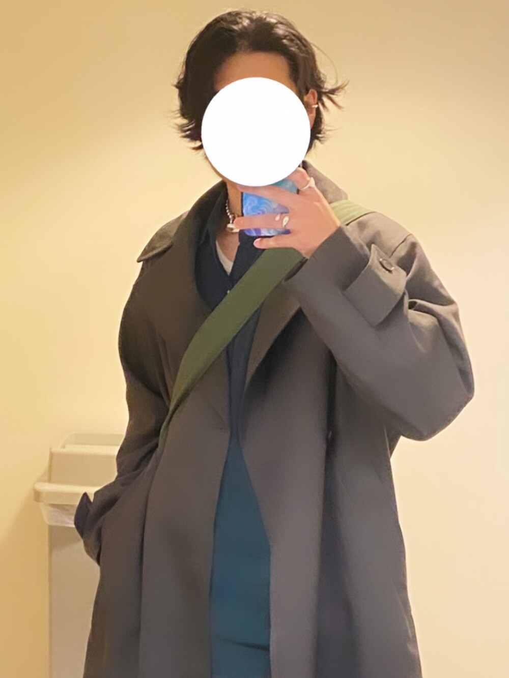 「古着MIX、ファッションを楽しもう、おしゃれさんと繋がりたい、シャツ、キレイめ、ロングコート、厚底シューズ、メンズファッション、WYM」｜「WYM LIDNMのアイテム（その他パンツ、ブラック系）」を使った、Shuusaさん（メンズ・175cm）の冬コーディネートの5枚目の写真