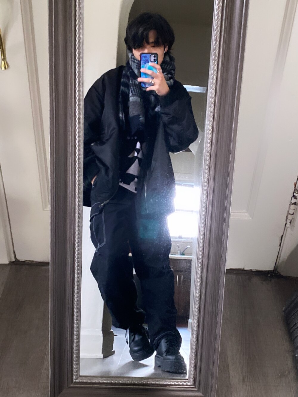 「今日のコーデ、古着MIX、ファッションを楽しもう、モノトーン、メンズコーデ、オールブラック、おしゃれさんと繋がりたい、カジュアル、ワントーンコーデ」｜「niko and...のサイドオープンビッグＭＡ-1（MA-1、ブラック系）」を使った、Shuusaさん（メンズ・175cm）の冬コーディネートの4枚目の写真