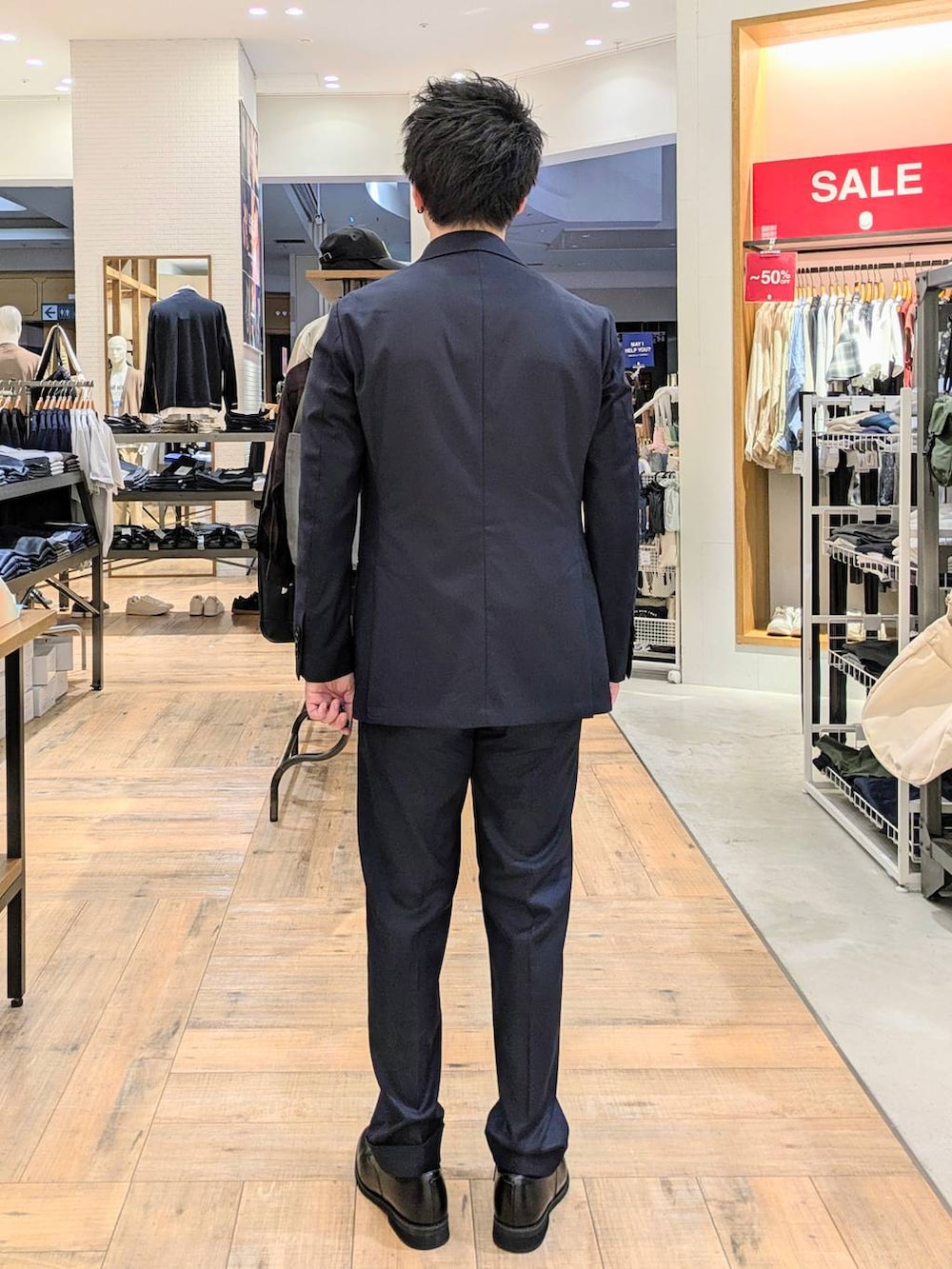 「きれいめ、セットアップ、ジャケット、ジャケットスタイル、スラックス、ニット、秋コーデ、秋冬新作、秋服準備はじめました、シンプルコーデ、ベーシック/シンプル、カジュアル、普通_GLOBAL WORK、GLOBAL WORK」｜「GLOBAL WORKのストレッチTRジャケット/Salon de GW/163826（テーラードジャケット、ブルー系）」を使った、もりもんさん（メンズ・171cm）の夏コーディネートの3枚目の写真