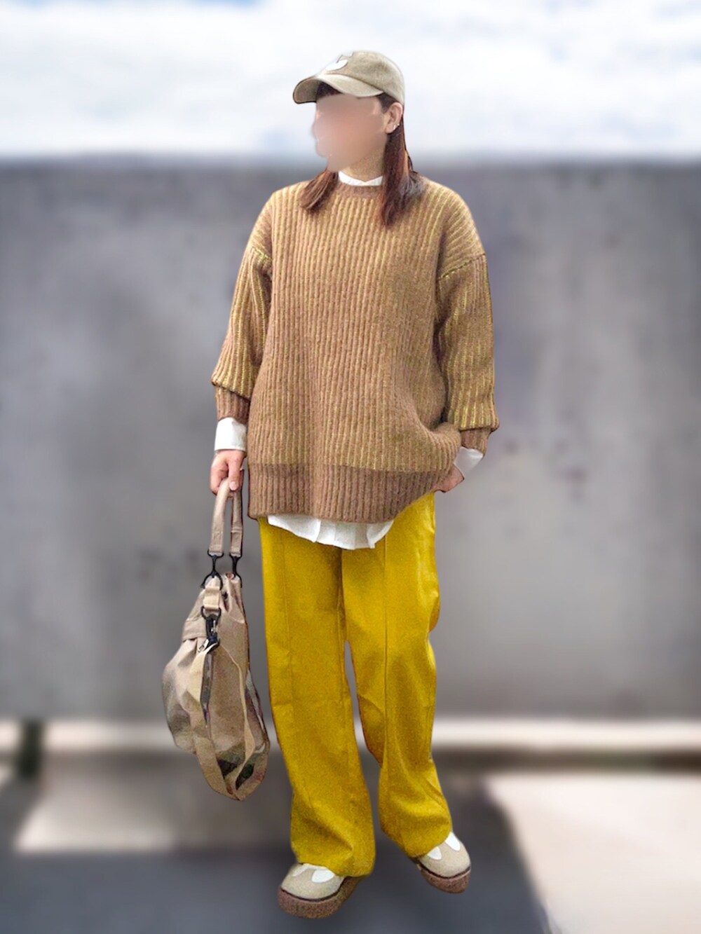 「大人カジュアル、休日スタイル、春色、キャップ、ニット、レイヤードスタイル、カラーパンツ、イエロー、パンツスタイル、スニーカー、スニーカーコーデ、低身長、低身長コーデ」|「SHEINのアイテム(キャップ、ベージュ系)」を使った、…natsuho…さん(レディース・154cm)の春コーディネートの2枚目の写真