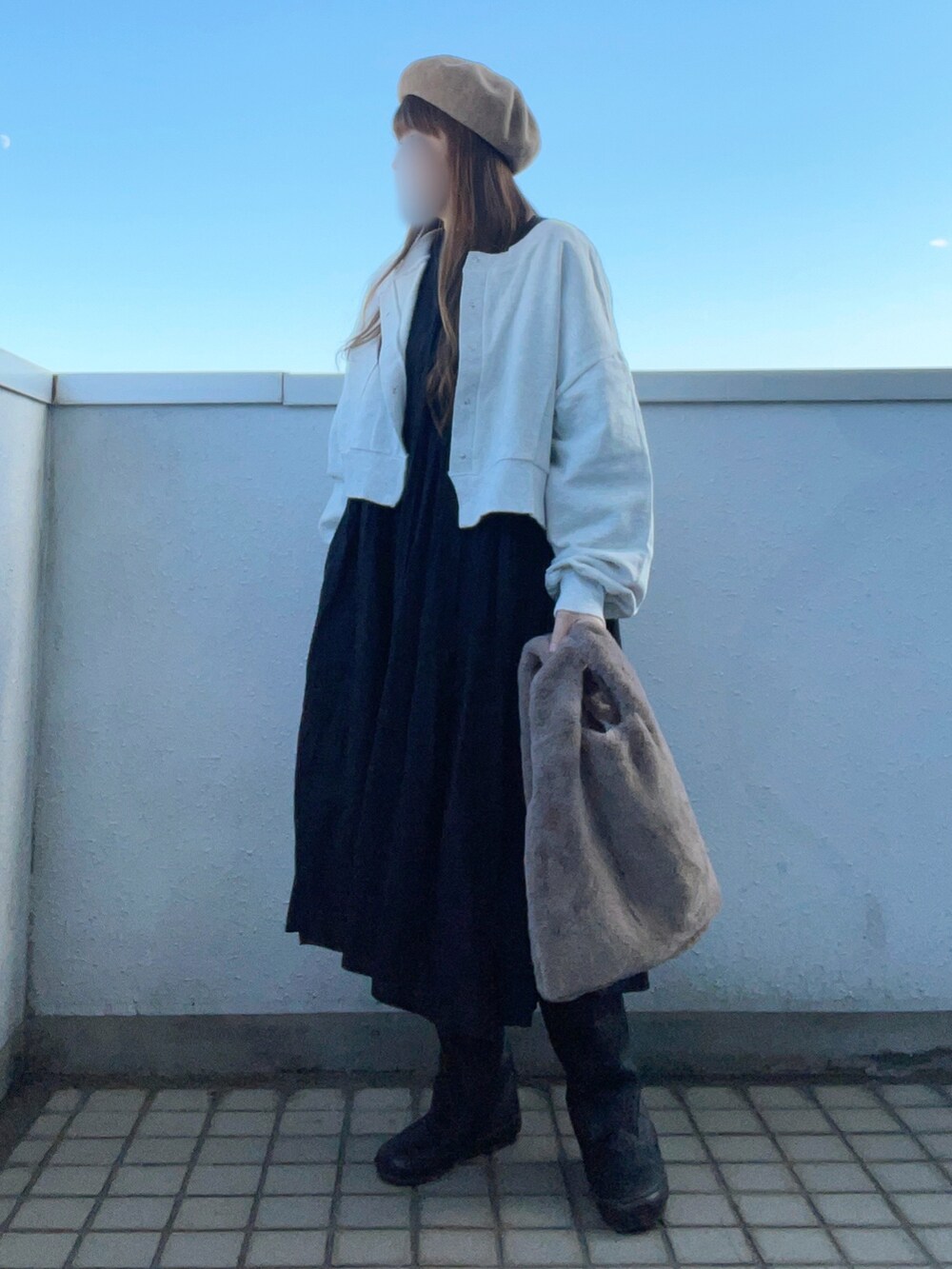 「大人カジュアル、休日スタイル、秋冬コーデ、ガーリー、ベレー帽、カーディガン、ワンピース、ブーツ、ファー小物、低身長コーデ、スウィーツ同盟会」｜「niko and...のオリジナルカラーフェルトベレー（ハンチング/ベレー帽、ベージュ系）」を使った、…natsuho…さん（レディース・154cm）の秋コーディネートの3枚目の写真