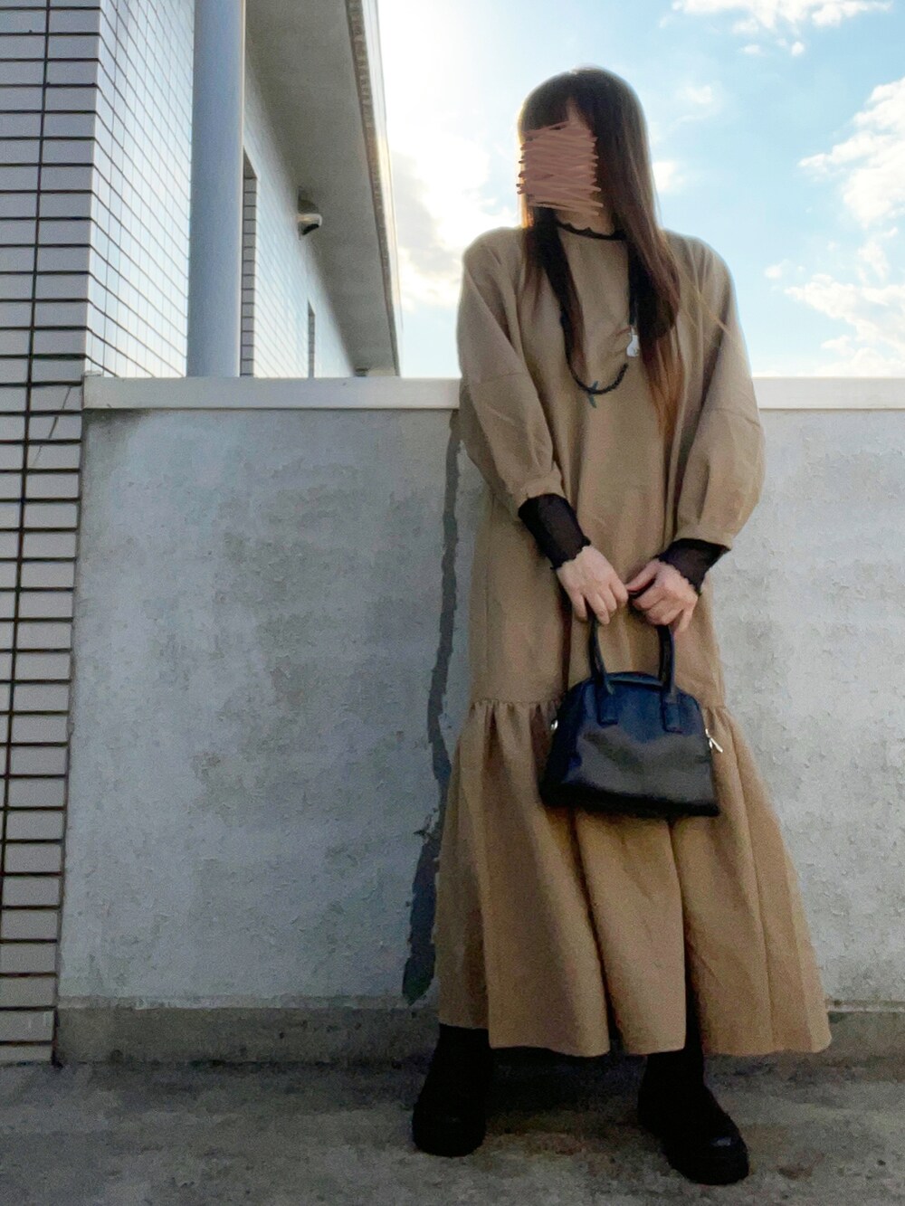 「大人カジュアル、秋コーデ、休日スタイル、ワンピース、シアートップス、ボストンバッグ、ブーツ、低身長コーデ、スウィーツ同盟会」｜「Green　Parksの・ELENCARE DUE バルーンスリーブワンピース（ワンピース/ドレス、ベージュ系）」を使った、…natsuho…さん（レディース・154cm）の秋コーディネートの3枚目の写真