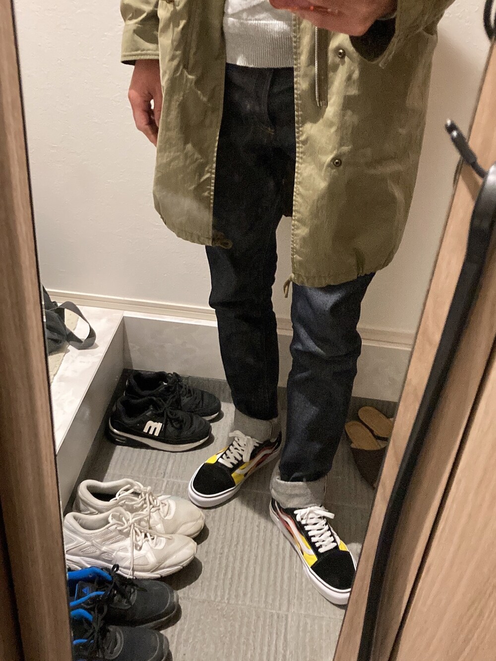「今日のコーデ、バンズオールドスクール、A.P.C.」｜「HBNSのアイテム（モッズコート、その他）」を使った、0540925さん（メンズ・181cm）の秋コーディネートの2枚目の写真
