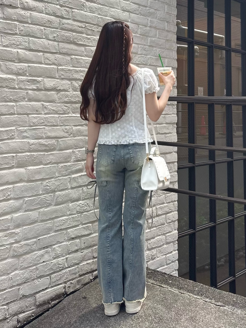 wakanaさんの「【デコルテ綺麗見え】ダブルジップオフショルブラウス（OLIVE des OLIVE）」を使ったコーディネートの2枚目の写真