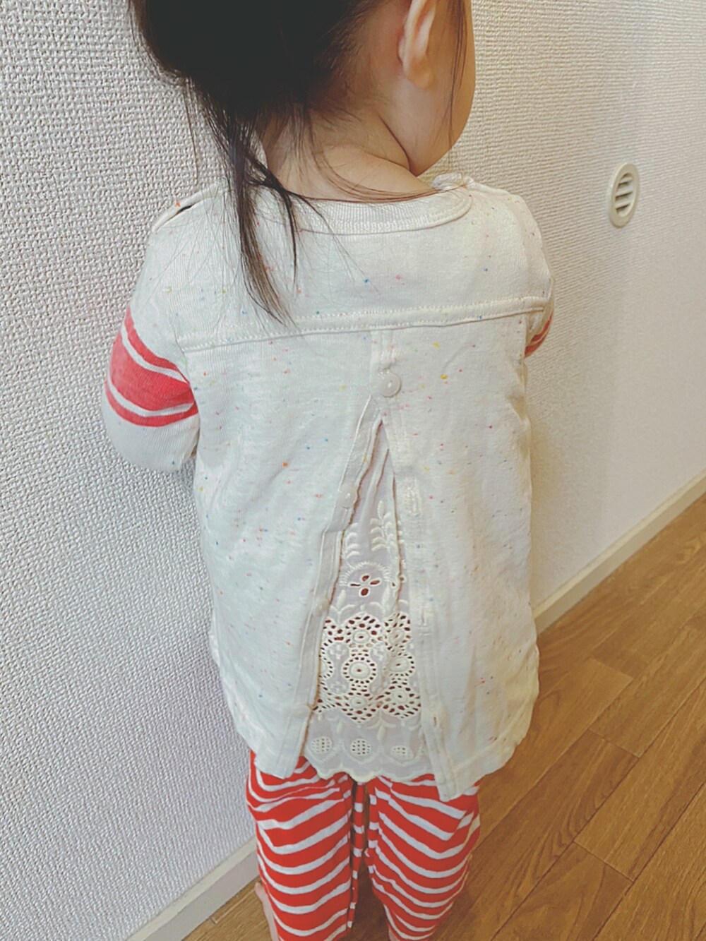 その他のつなぎ/オールインワンを着用したキッズの秋コーディネートの2枚目の写真