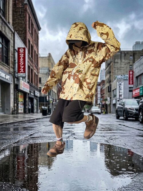 Supreme のアイテムを使った「チョコチップカモ」の人気ファッション