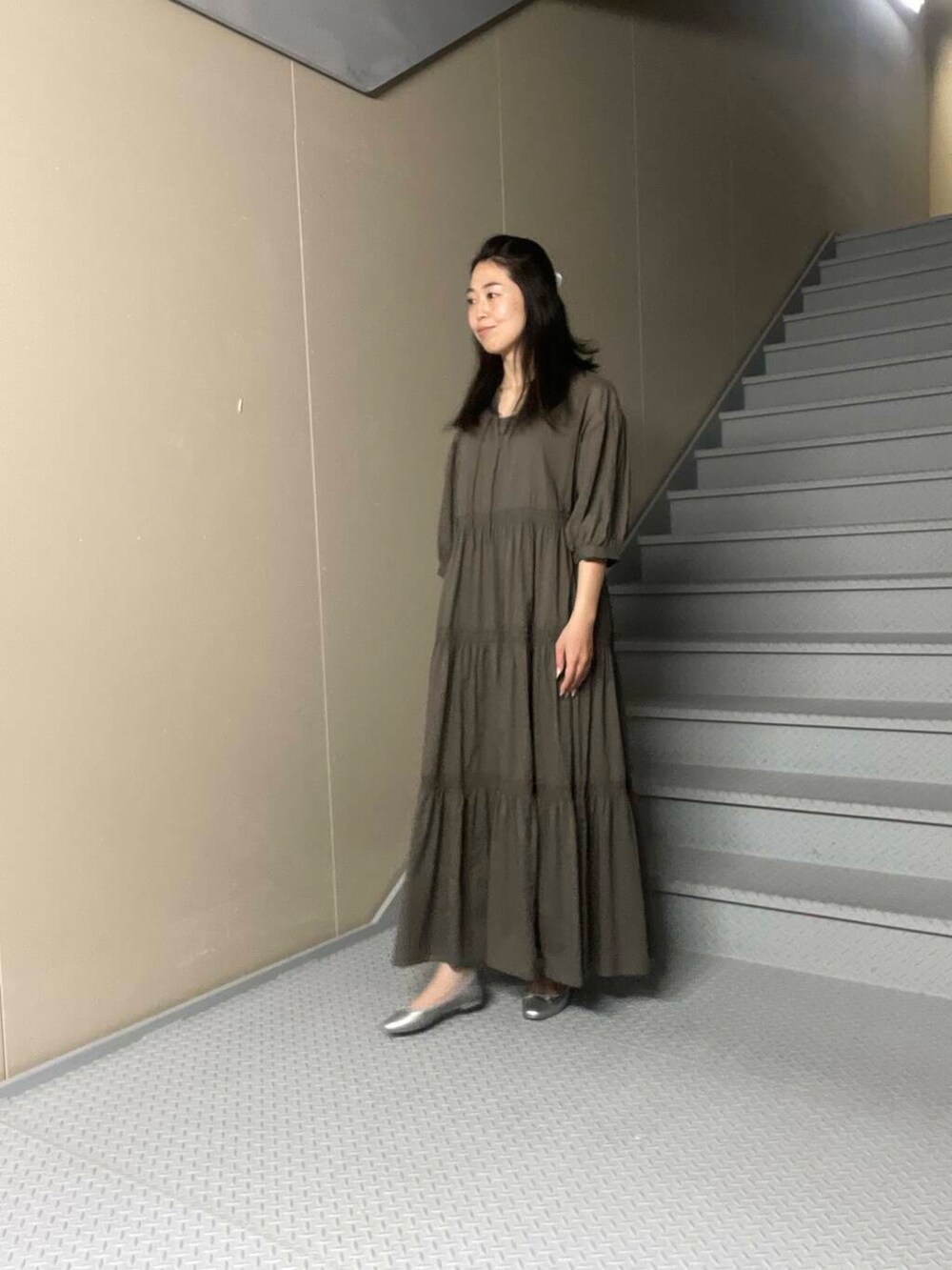 「シンプルコーデ、サニーレーベル、夏、sonny、新作アイテム、もうすぐ夏」｜「TEMPERATEのTEMPERATE　EMMA GLITTER（レインシューズ、シルバー系）」を使った、Manaさん（レディース・161cm）の春コーディネートの2枚目の写真