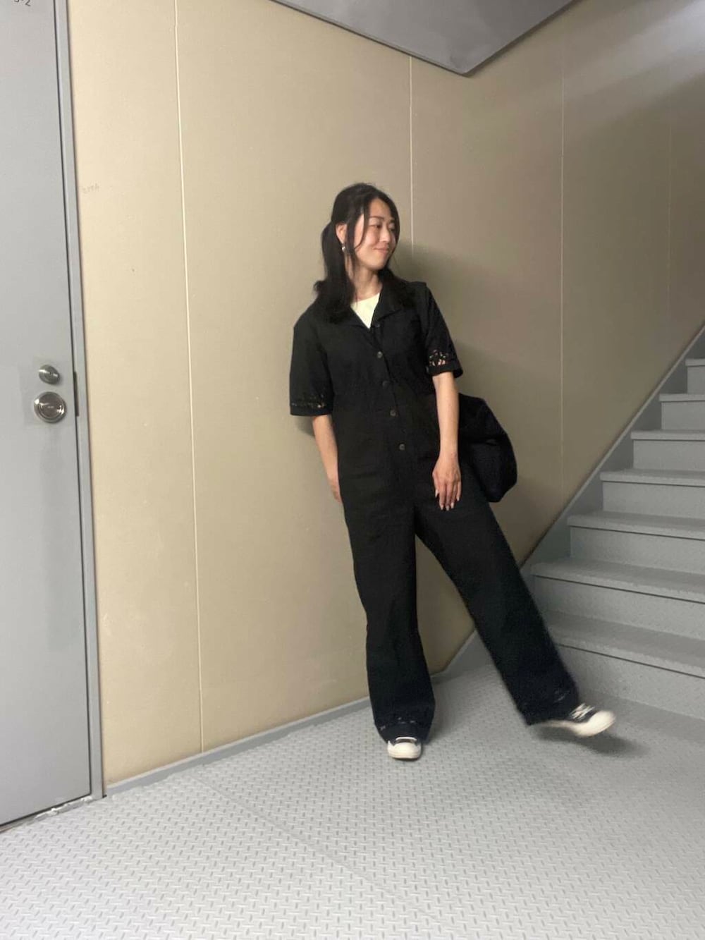 「シンプルコーデ、レース、サニーレーベル、夏、sonny、新作アイテム、もうすぐ夏」｜「URBAN RESEARCH Sonny LabelのフォトプリントTシャツ（Tシャツ/カットソー、イエロー系）」を使った、Manaさん（レディース・161cm）の春コーディネートの2枚目の写真