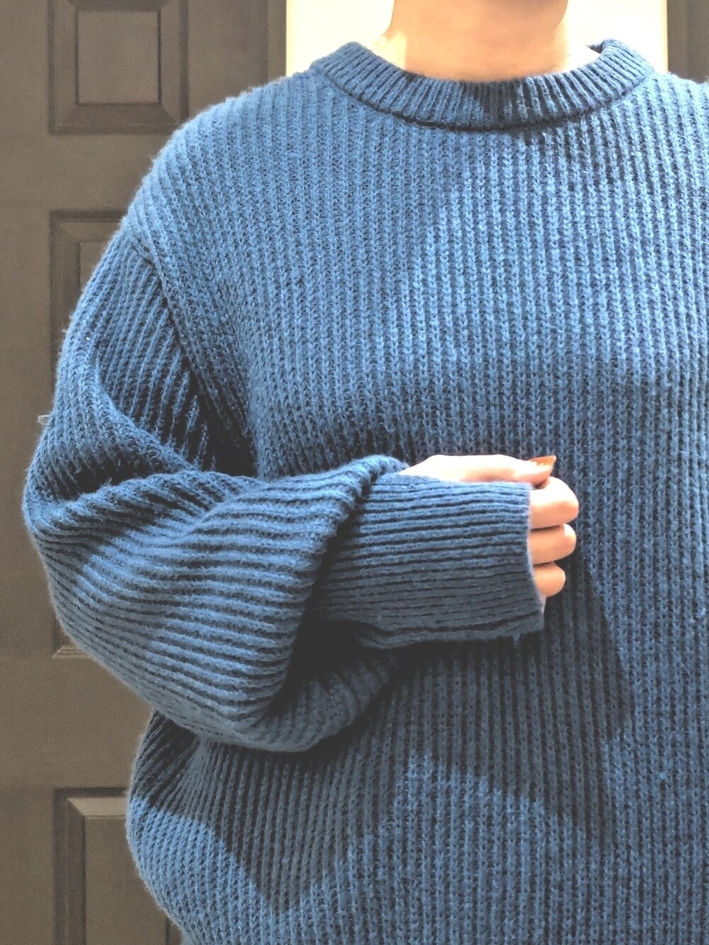 「メランクルージュ、MelanCleuge、Melan Cleuge ディアモール大阪、テーラードコート、ロングコート、チェックパンツ、ニット、指ぬきニット、オトナカジュアル、あったかコーデ、冬コーデ、大人コーデ」｜「Melan Cleugeのアイテム（ジャケット/アウター、グレー系）」を使った、ますきさん（レディース・165cm）の秋コーディネートの5枚目の写真