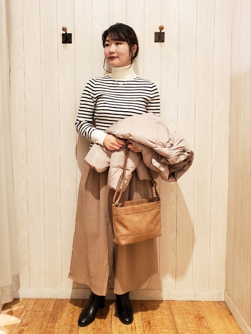 「真冬のあったかスタイル、オトナカジュアル、お出かけコーデ、着回しコーデ、大人女子、冬のコーデ、シューラルー、ママファッション、30代コーデ、ダウンジャケット、タートルニット、ボーダー、アウター」|「DRESKIPの【洗える/撥水】10の欲張りを満たす ボリューム襟 ダウンジャケット(ダウンジャケット/コート、ブラウン系)」を使った、Maaaaachanさん(骨格ストレート・レディース・165cm)の冬コーディネートの4枚目の写真
