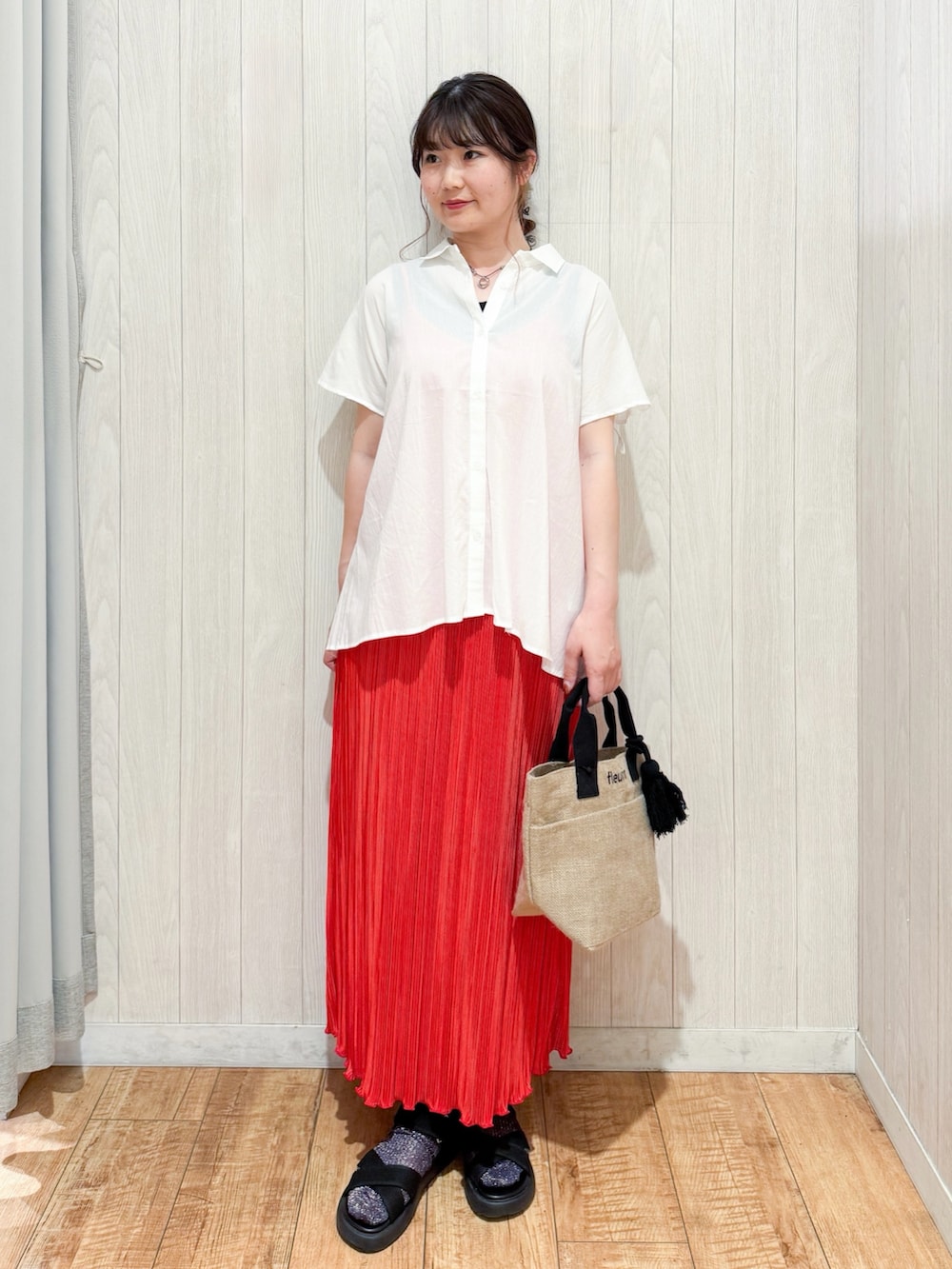 Maaaaachanさんの「メタルツイストワントップコードネックレス（SHOO・LA・RUE）」を使ったコーディネートの2枚目の写真