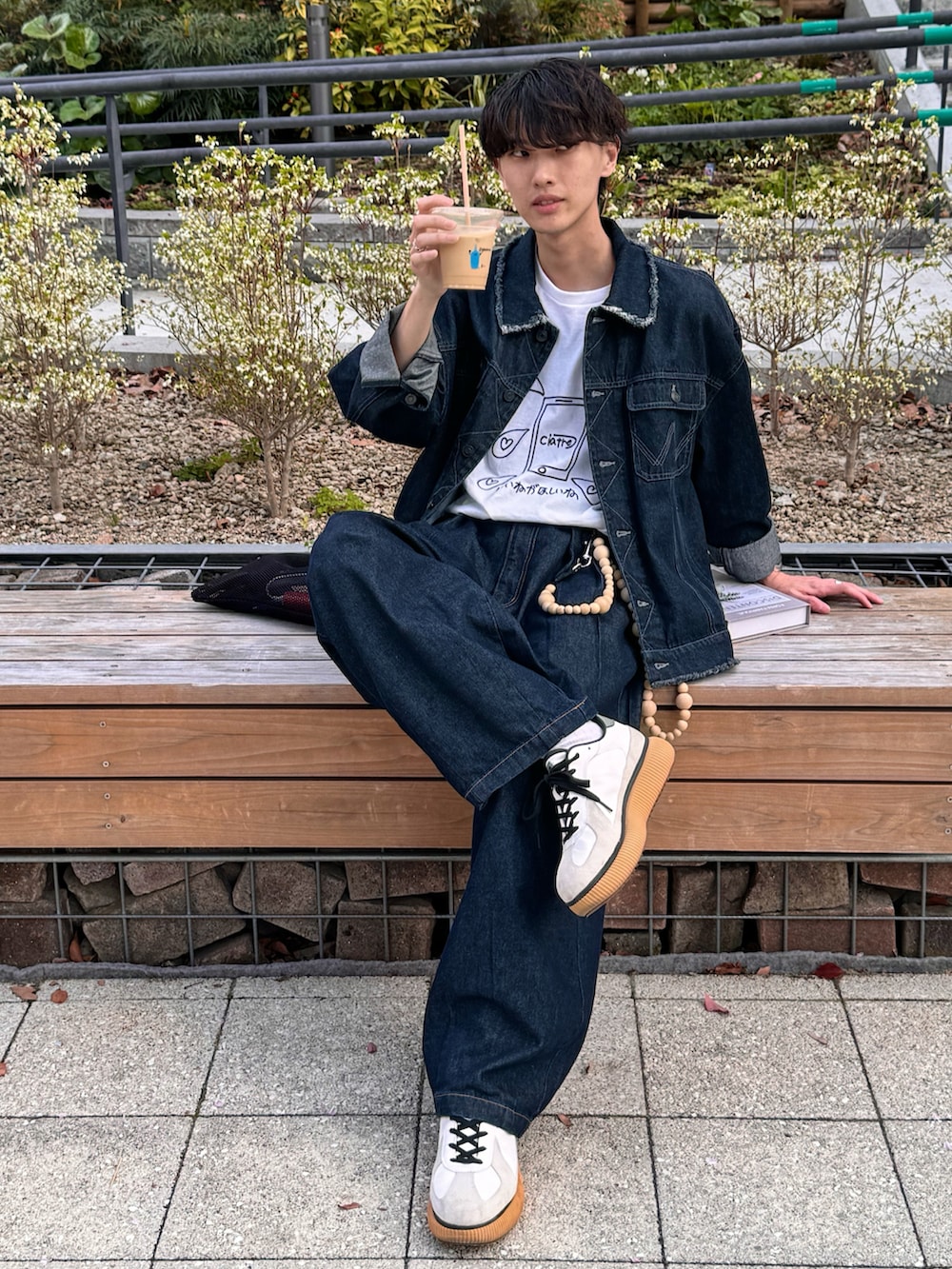 おやすみくん💤｜Onitsuka Tigerのスニーカーを使った