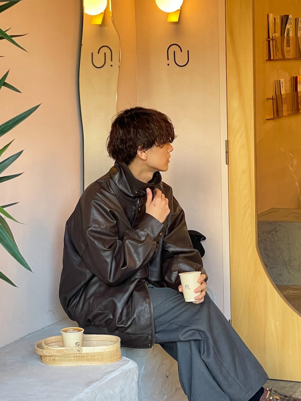 「ファッションを楽しもう、大人カジュアル、シンプルコーデ、カジュアルコーデ、おしゃれさんと繋がりたい、メンズコーデ、メンズファッション、古着、オーバーサイズ、レザージャケット」｜「MONO-MART LADY'Sの比翼デザインヴィンテージライクフェイクレザーブルゾン（ブルゾン、ブラウン系）」を使った、おやすみくん💤さん（メンズ・170cm）の秋コーディネートの3枚目の写真