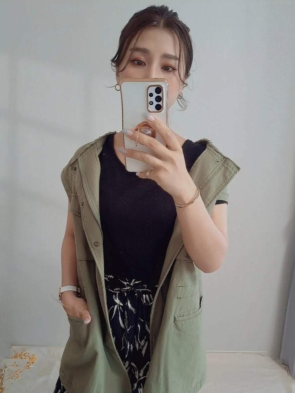 「ootd、パンツスタイル、低身長女子、大人カジュアル、ミリタリー、ベストコーデ、秋服準備はじめました、秋のコーデ、ママコーデ、オトナ女子、いいね、save、フォローお願いします🤑、インスタフォローしてね！、柄パンツ、インスタもフォローお願いします」｜「cepoのＭ６５アーミーベスト（ベスト、グリーン系）」を使った、MANAMI☪さん（レディース・157cm）の夏コーディネートの3枚目の写真