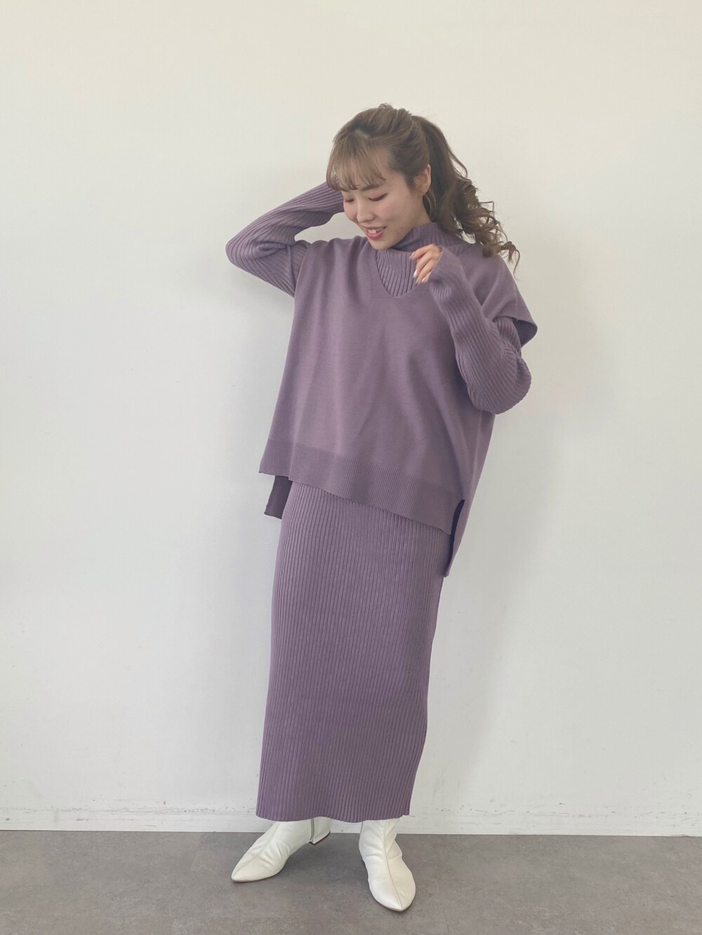 「レイヤード、レイヤードワンピース、ニットワンピース、冬コーデ、低身長コーデ、150cmコーデ、ショートブーツ、earth music&ecology、earthstaff」|「earth music&ecologyのアイテム(ワンピース/ドレス、ブラック系)」を使った、なぽんさん(レディース・150cm)の秋コーディネートの2枚目の写真